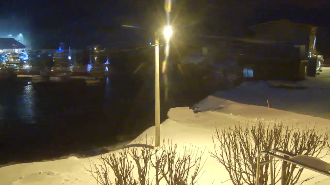 Kamøyvær (Kamoyvaer) Village & Nordkapp Havfiske (North Cape Sea Fishing Marina) Live Cam - Nordkapp, Vest-Finnmark, Finnmark, North Norway, Norway