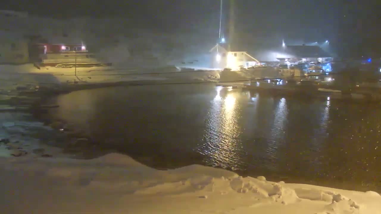 Kamøyvær (Kamoyvaer) Village & Nordkapp Havfiske (North Cape Sea Fishing Marina) Live Cam - Nordkapp, Vest-Finnmark, Finnmark, North Norway, Norway