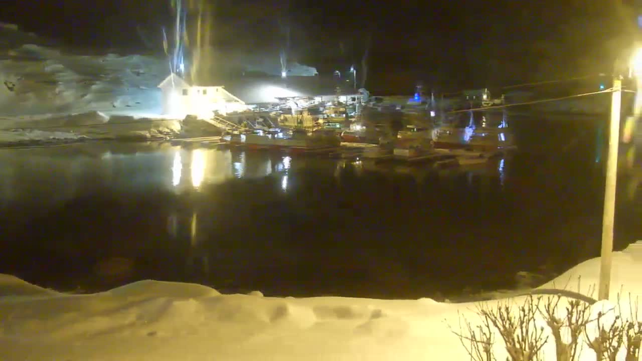Kamøyvær (Kamoyvaer) Village & Nordkapp Havfiske (North Cape Sea Fishing Marina) Live Cam - Nordkapp, Vest-Finnmark, Finnmark, North Norway, Norway