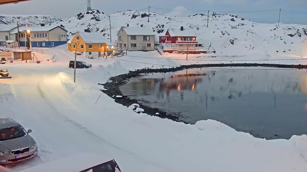 Kamøyvær (Kamoyvaer) Village & Nordkapp Havfiske (North Cape Sea Fishing Marina) Live Cam - Nordkapp, Vest-Finnmark, Finnmark, North Norway, Norway