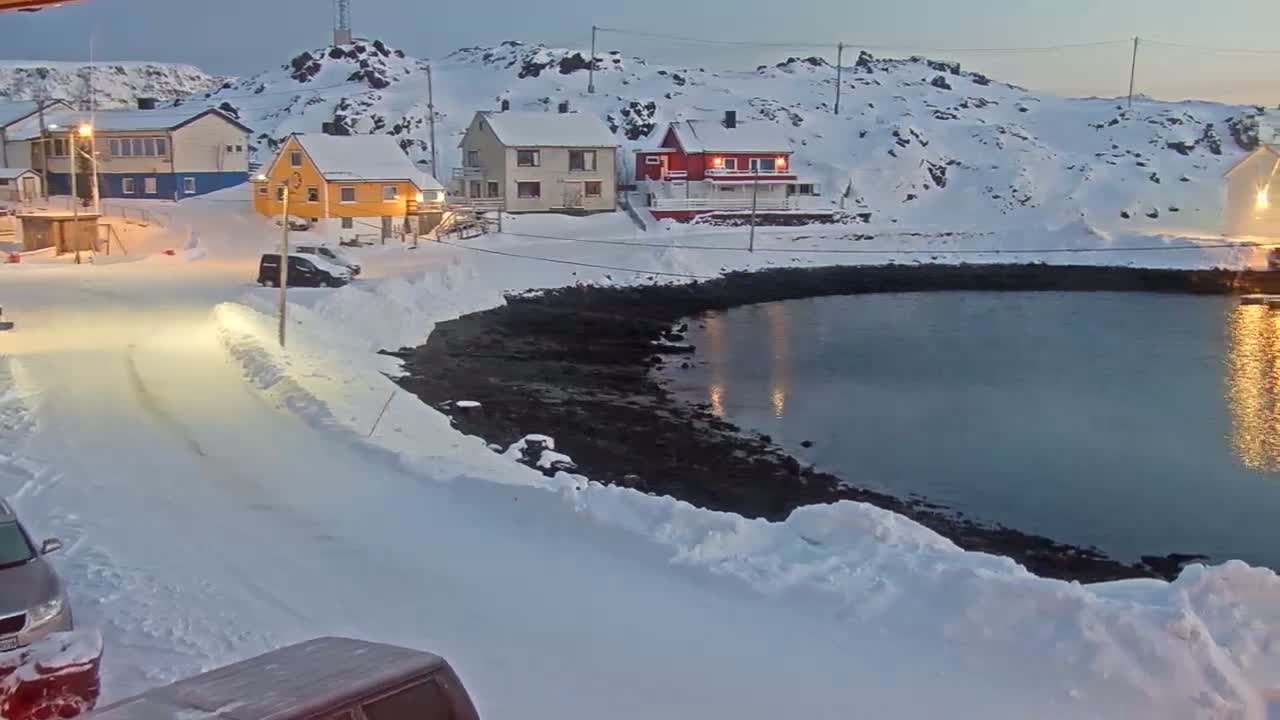 Kamøyvær (Kamoyvaer) Village & Nordkapp Havfiske (North Cape Sea Fishing Marina) Live Cam - Nordkapp, Vest-Finnmark, Finnmark, North Norway, Norway