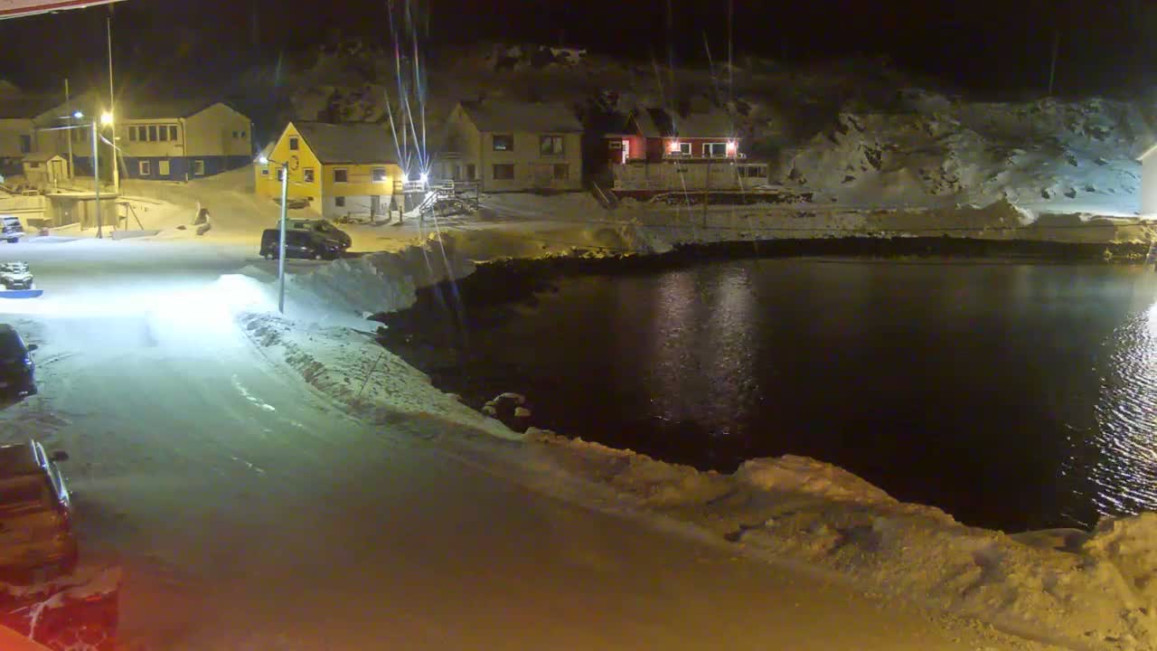 Kamøyvær (Kamoyvaer) Village & Nordkapp Havfiske (North Cape Sea Fishing Marina) Live Cam - Nordkapp, Vest-Finnmark, Finnmark, North Norway, Norway