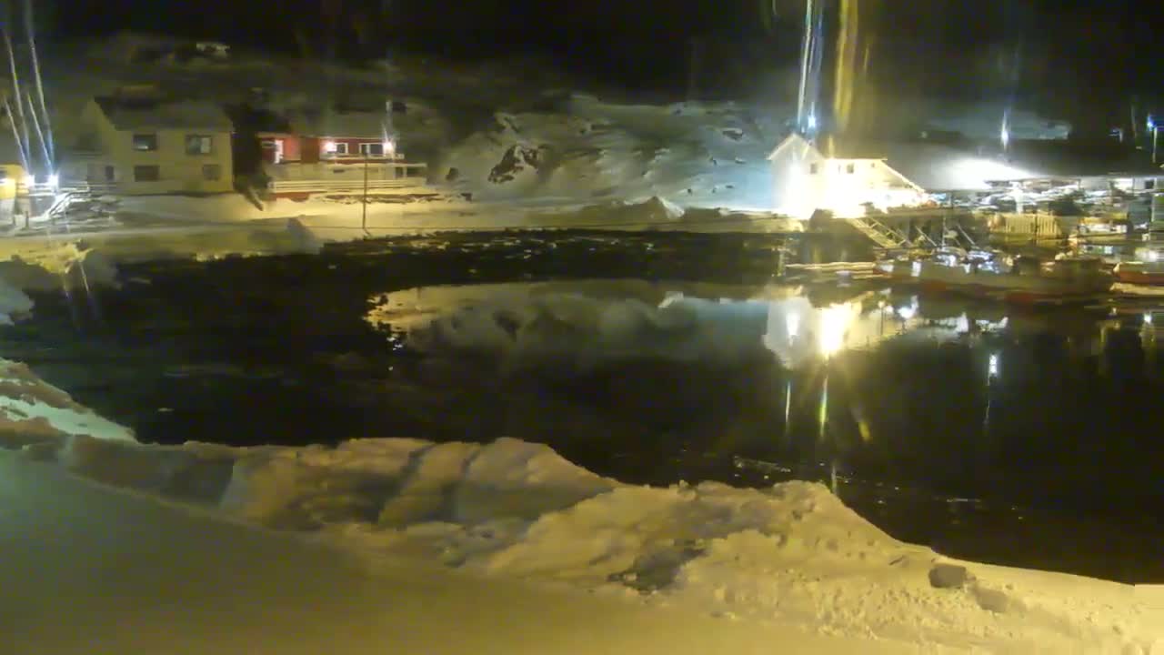 Kamøyvær (Kamoyvaer) Village & Nordkapp Havfiske (North Cape Sea Fishing Marina) Live Cam - Nordkapp, Vest-Finnmark, Finnmark, North Norway, Norway