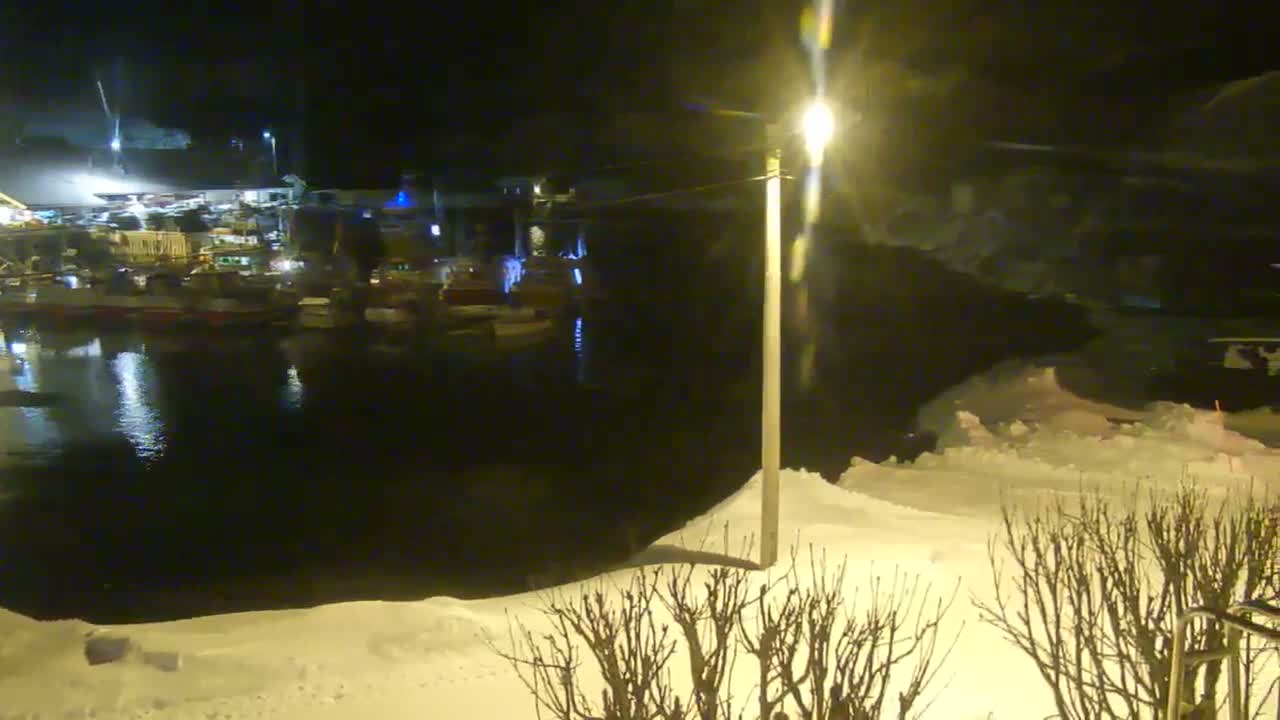 Kamøyvær (Kamoyvaer) Village & Nordkapp Havfiske (North Cape Sea Fishing Marina) Live Cam - Nordkapp, Vest-Finnmark, Finnmark, North Norway, Norway