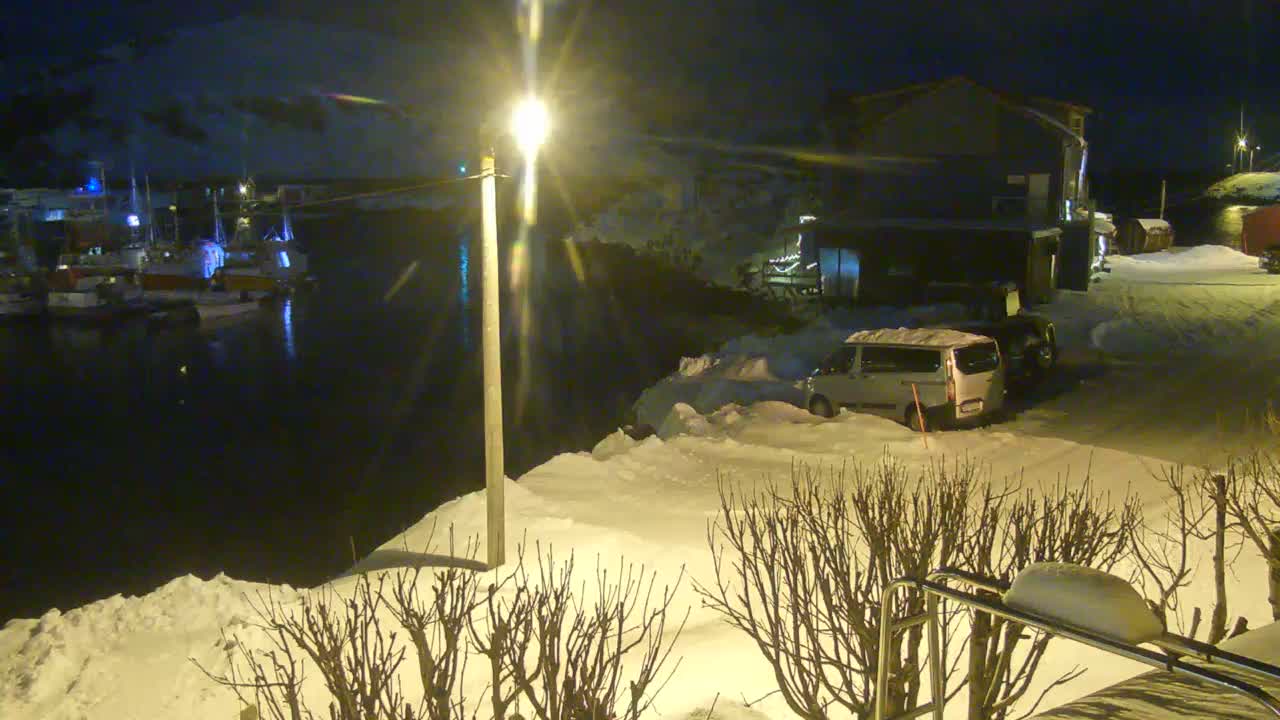 Kamøyvær (Kamoyvaer) Village & Nordkapp Havfiske (North Cape Sea Fishing Marina) Live Cam - Nordkapp, Vest-Finnmark, Finnmark, North Norway, Norway