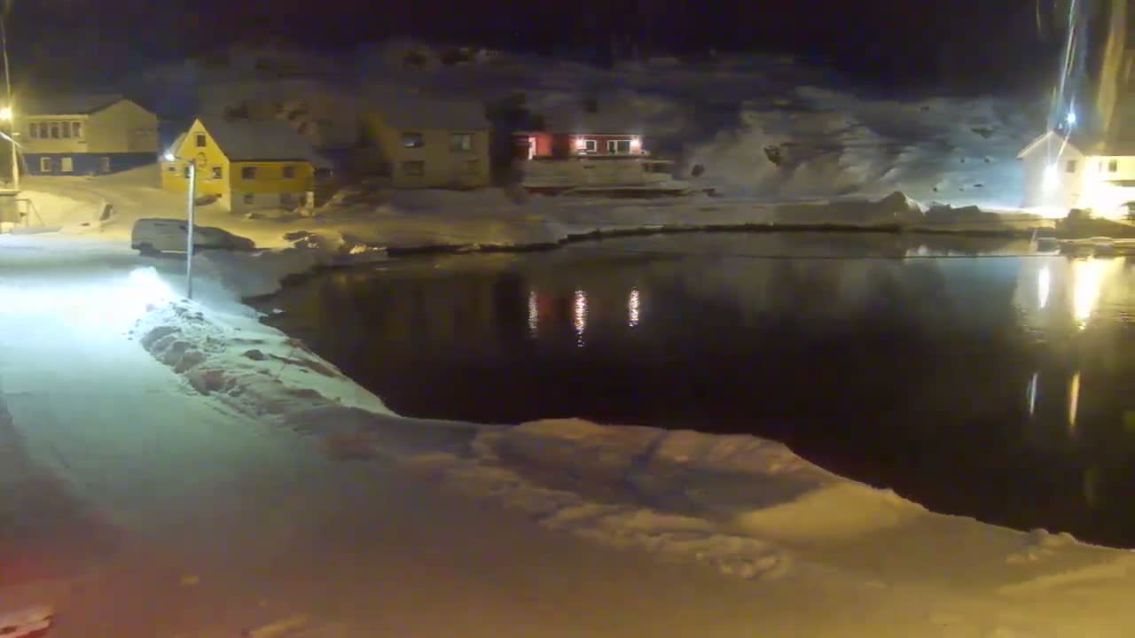 Kamøyvær (Kamoyvaer) Village & Nordkapp Havfiske (North Cape Sea Fishing Marina) Live Cam - Nordkapp, Vest-Finnmark, Finnmark, North Norway, Norway