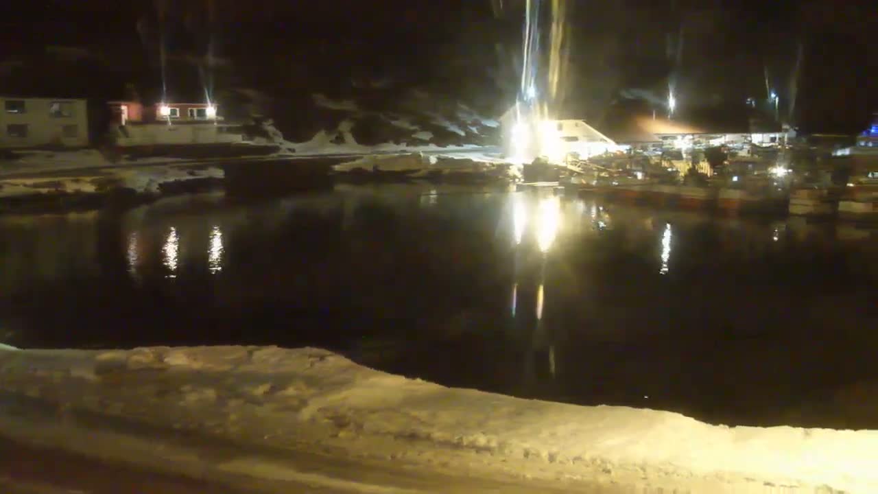 Kamøyvær (Kamoyvaer) Village & Nordkapp Havfiske (North Cape Sea Fishing Marina) Live Cam - Nordkapp, Vest-Finnmark, Finnmark, North Norway, Norway