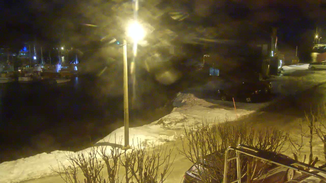 Kamøyvær (Kamoyvaer) Village & Nordkapp Havfiske (North Cape Sea Fishing Marina) Live Cam - Nordkapp, Vest-Finnmark, Finnmark, North Norway, Norway
