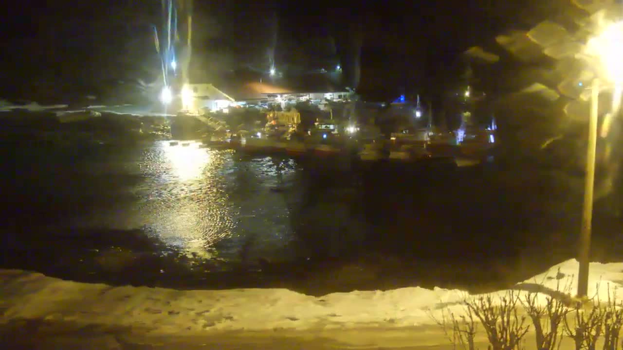 Kamøyvær (Kamoyvaer) Village & Nordkapp Havfiske (North Cape Sea Fishing Marina) Live Cam - Nordkapp, Vest-Finnmark, Finnmark, North Norway, Norway