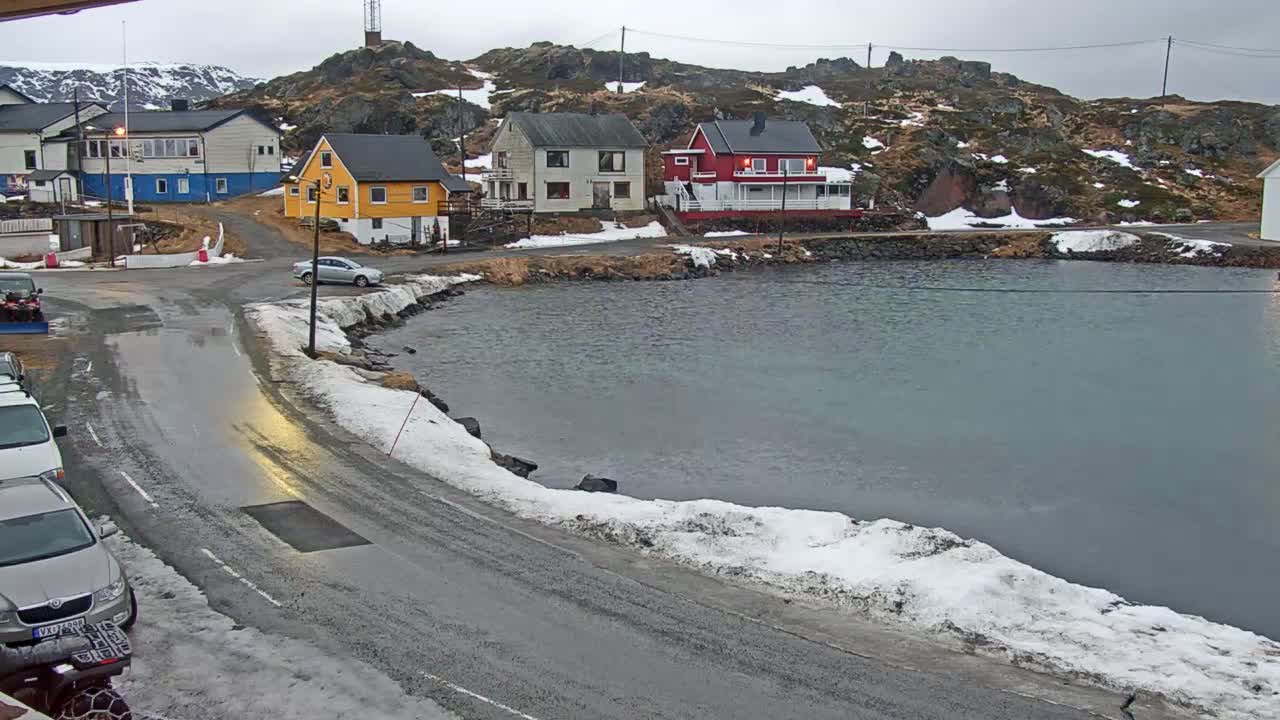 Kamøyvær (Kamoyvaer) Village & Nordkapp Havfiske (North Cape Sea Fishing Marina) Live Cam - Nordkapp, Vest-Finnmark, Finnmark, North Norway, Norway