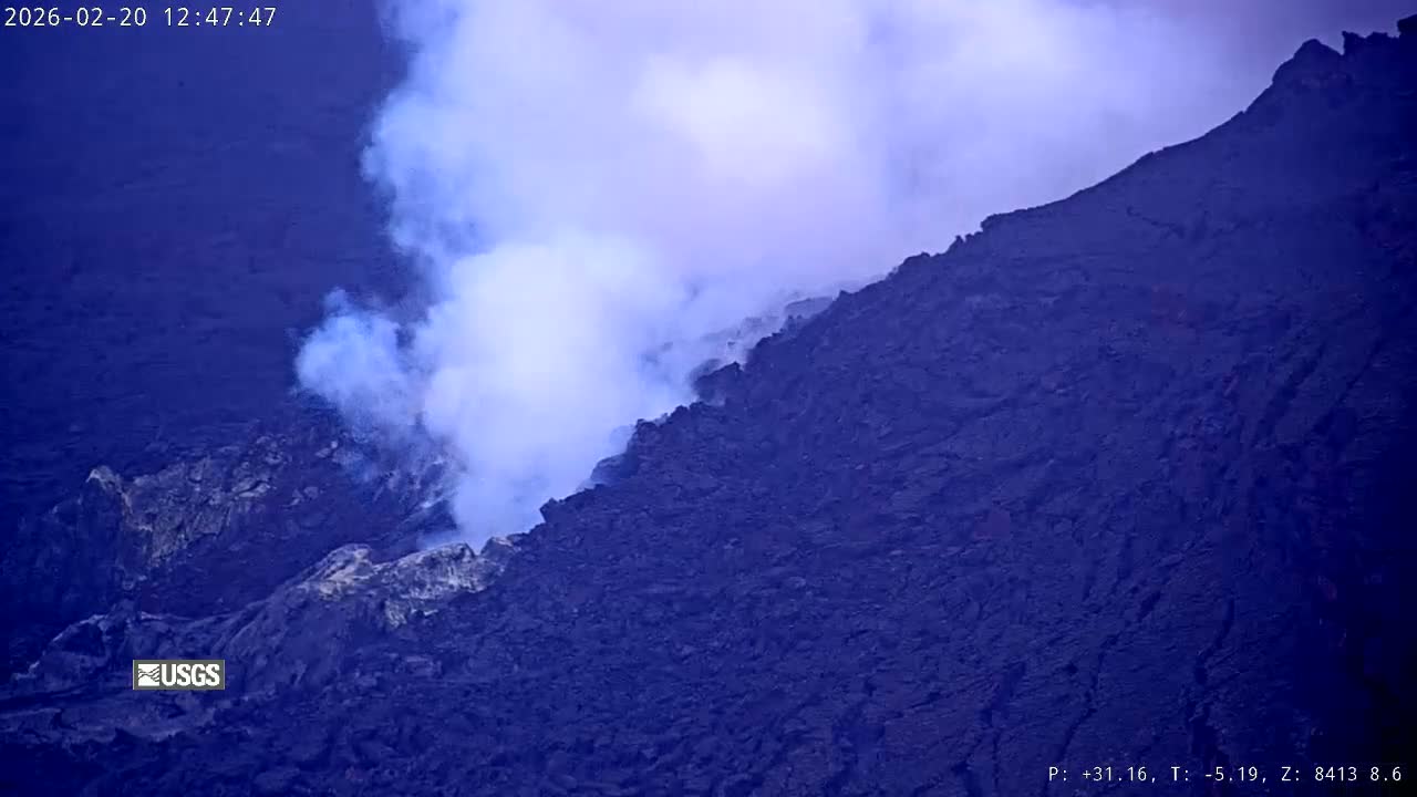 Hawaii , Kilauea Volcano, West Halemaʻumaʻu Crater  Live Cam - Volcano, Big Island, Hawaii, USA