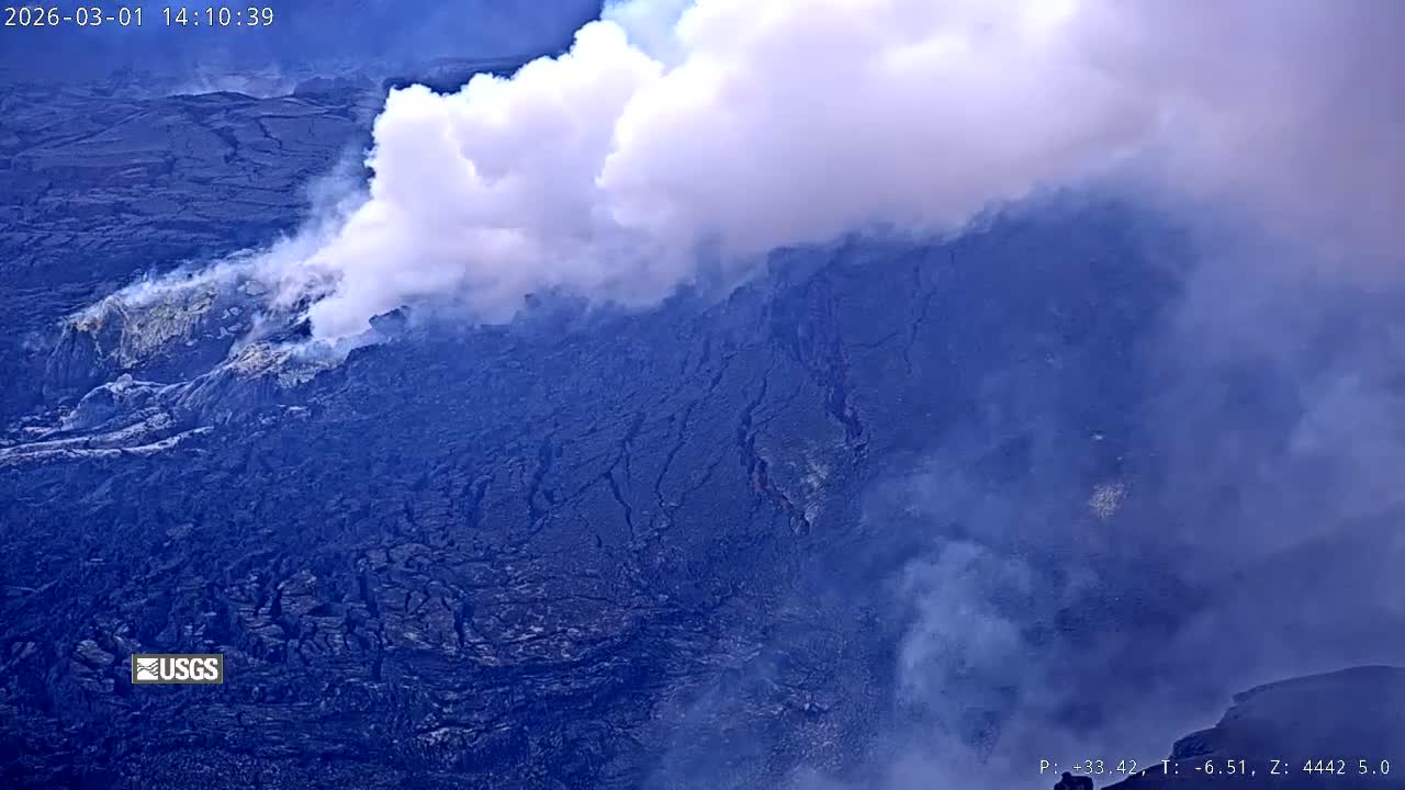 Hawaii , Kilauea Volcano, West Halemaʻumaʻu Crater  Live Cam - Volcano, Big Island, Hawaii, USA