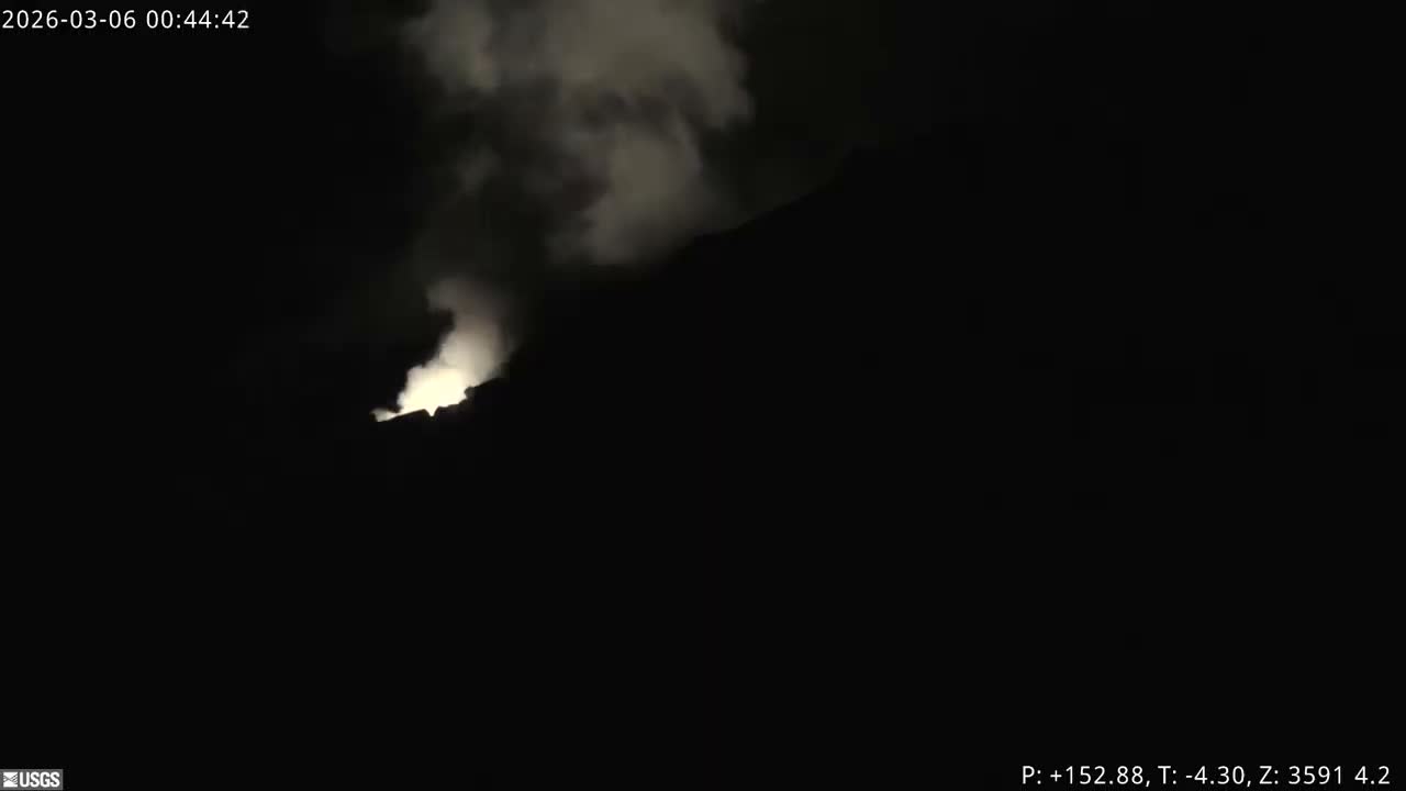 Hawaii , Kilauea Volcano, West Halemaʻumaʻu Crater  Live Cam - Volcano, Big Island, Hawaii, USA