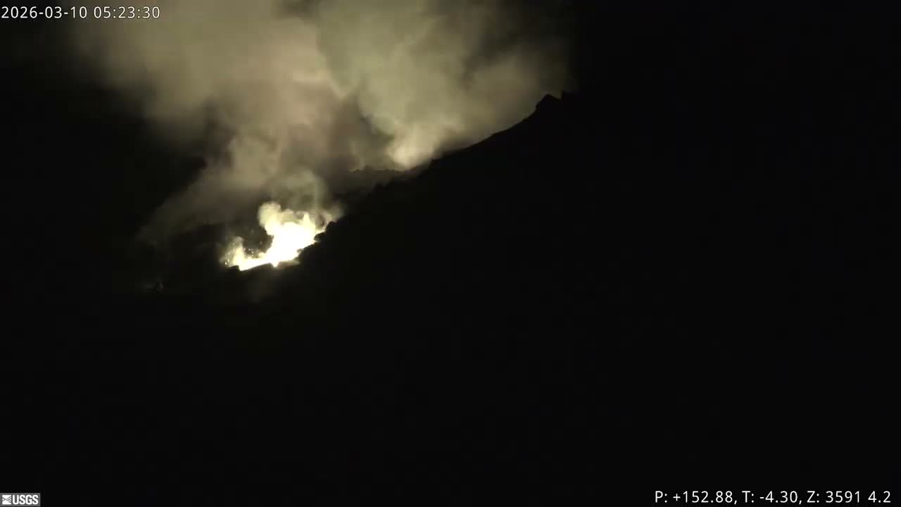 Hawaii , Kilauea Volcano, West Halemaʻumaʻu Crater  Live Cam - Volcano, Big Island, Hawaii, USA