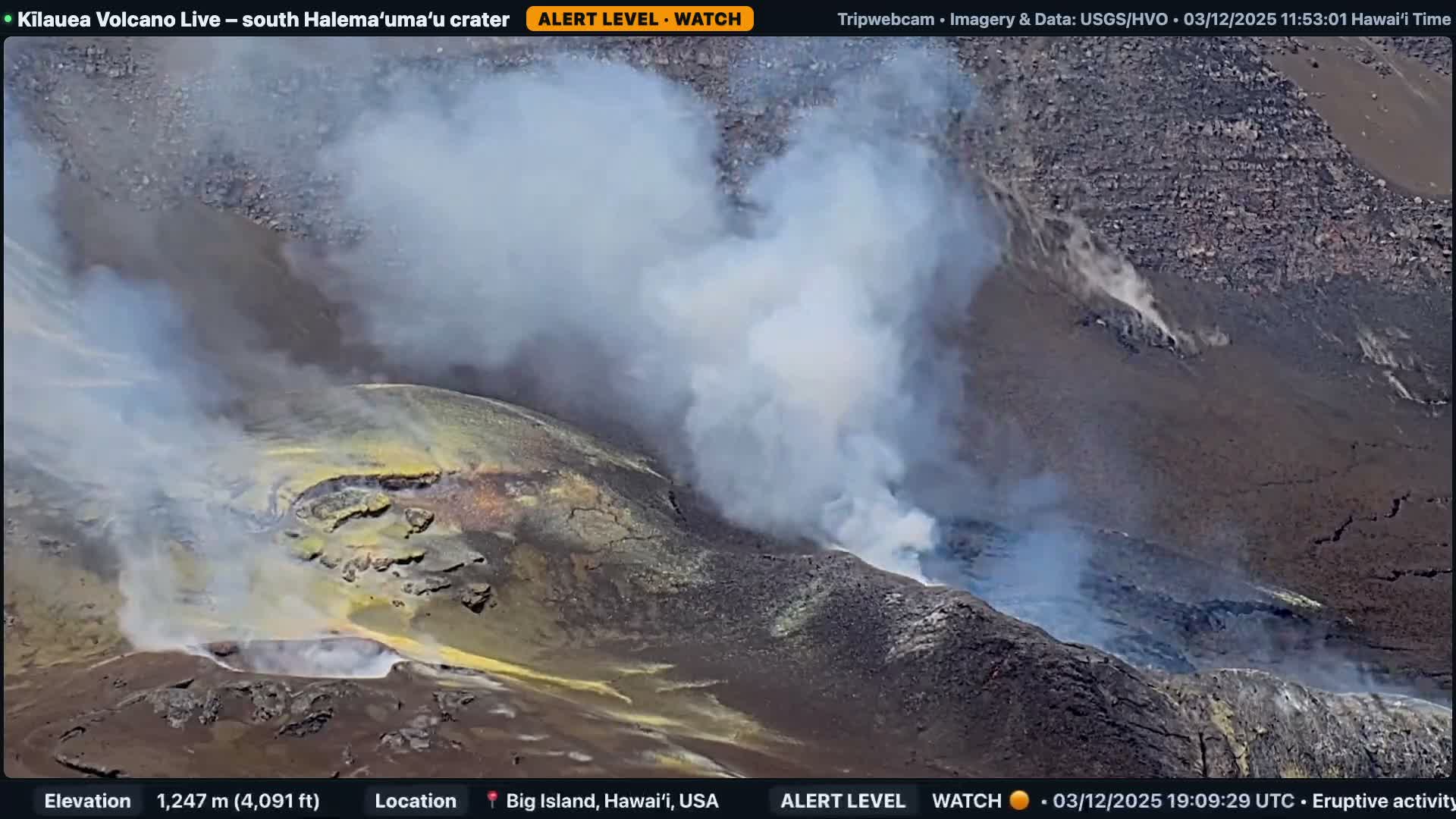 Hawaii , Kilauea Volcano, South Halemaʻumaʻu Crater Live Cam - Volcano, Big Island, Hawaii, USA