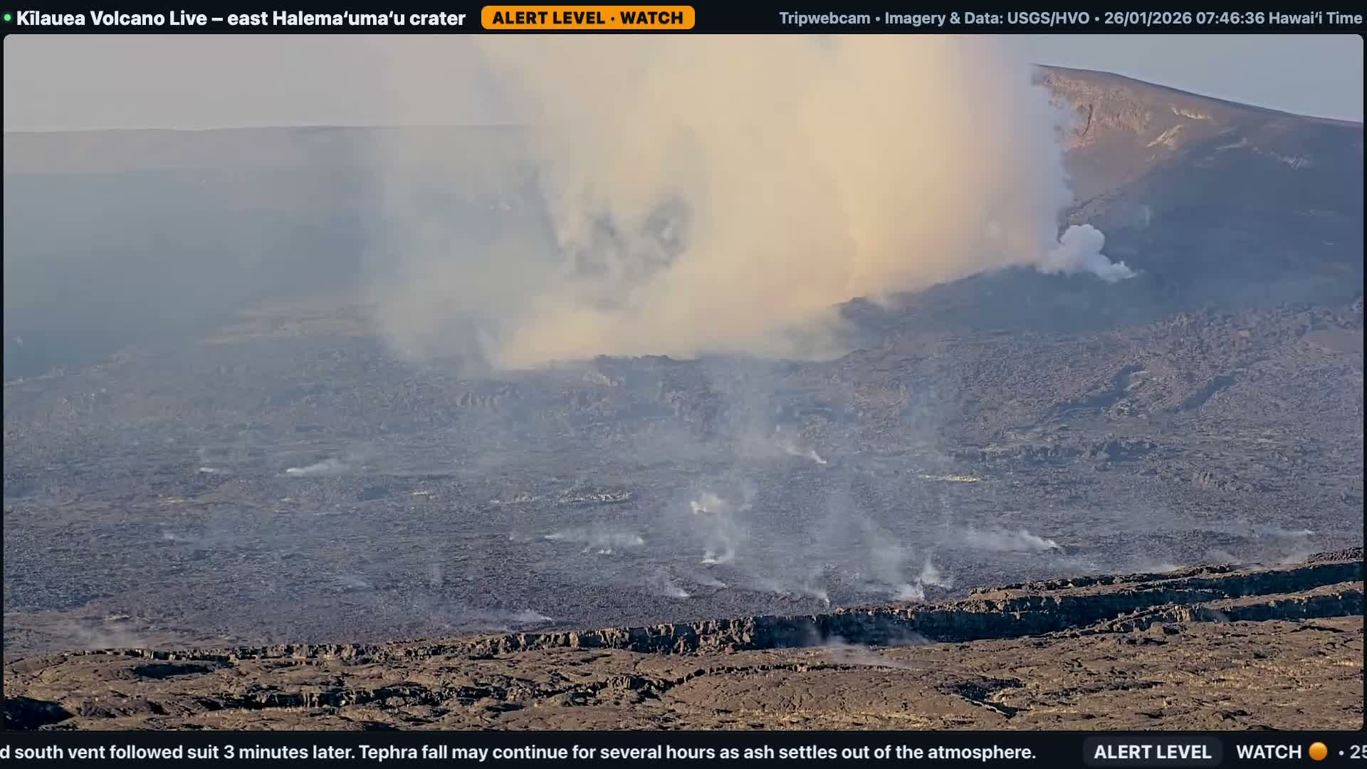 Hawaii , Kilauea Volcano, South Halemaʻumaʻu Crater Live Cam - Volcano, Big Island, Hawaii, USA