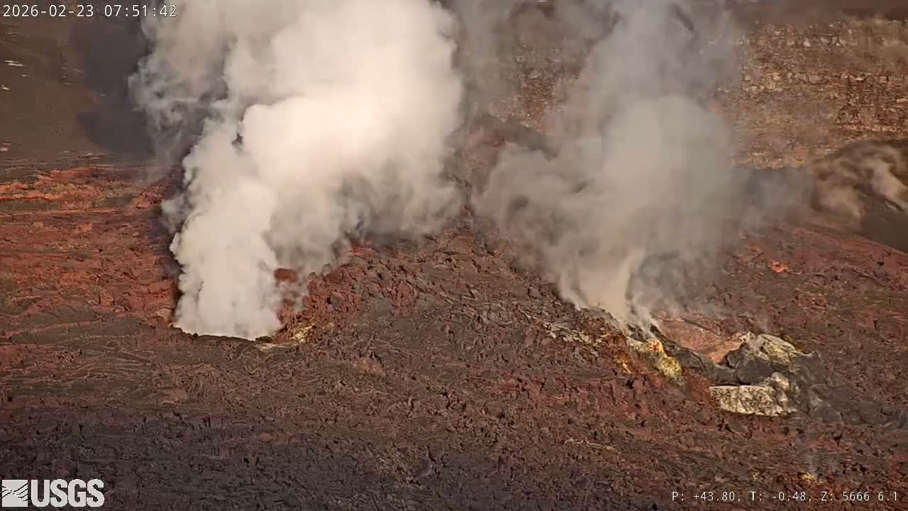 Hawaii , Kilauea Volcano, South Halemaʻumaʻu Crater Live Cam - Volcano, Big Island, Hawaii, USA