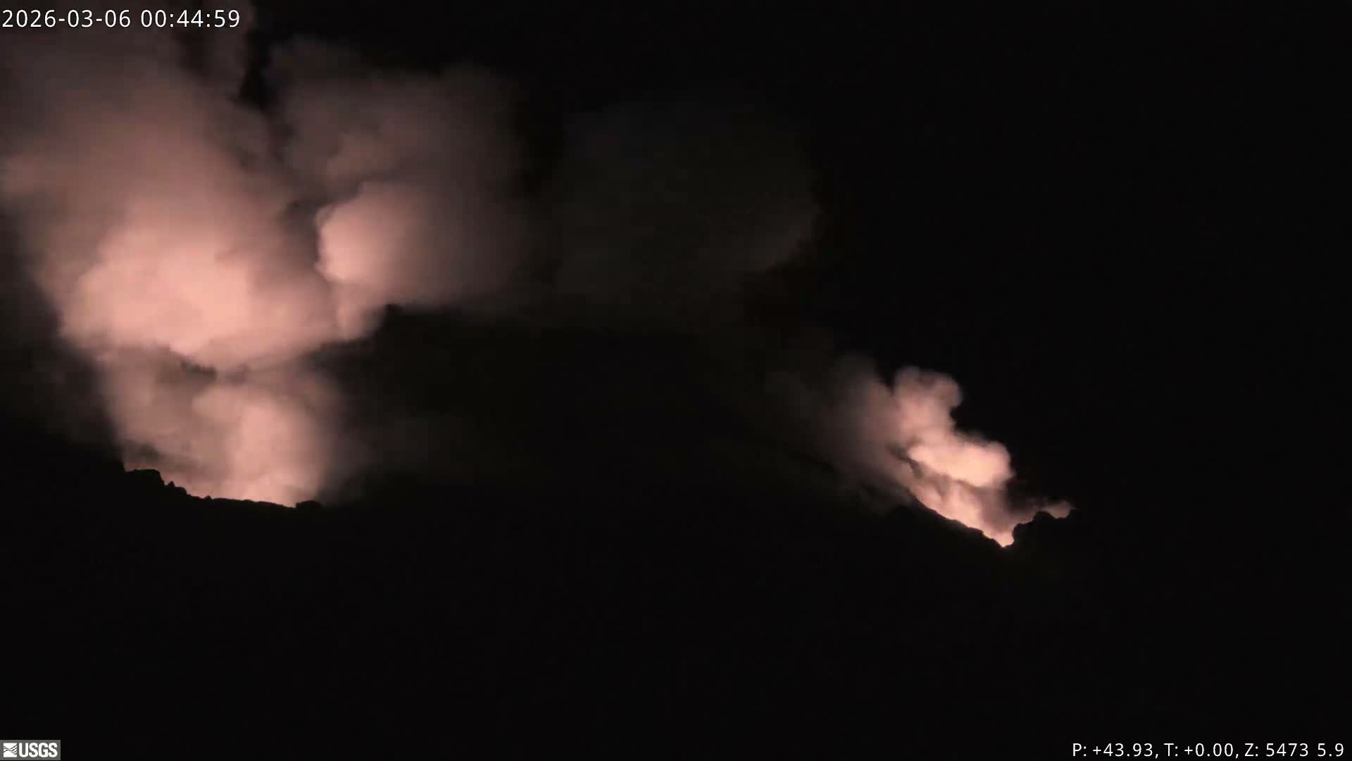 Hawaii , Kilauea Volcano, South Halemaʻumaʻu Crater Live Cam - Volcano, Big Island, Hawaii, USA