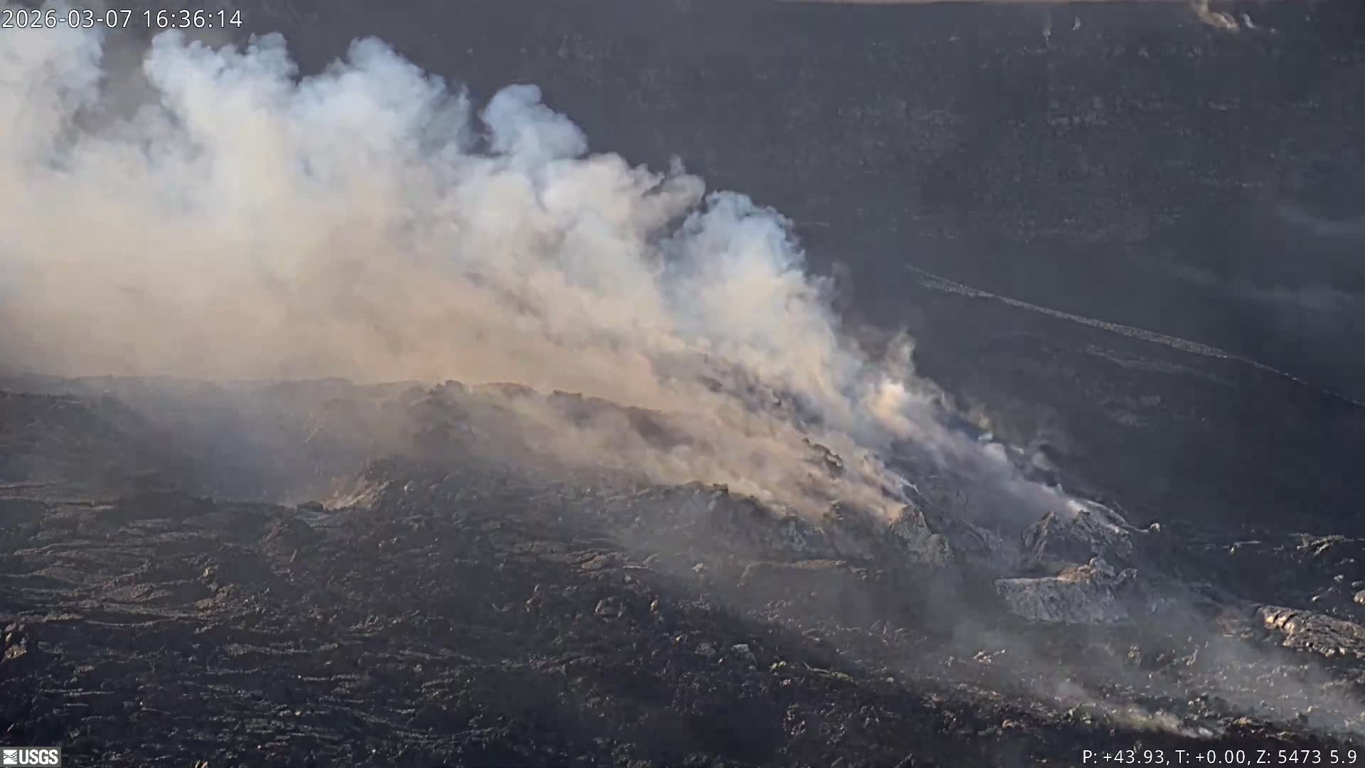 Hawaii , Kilauea Volcano, South Halemaʻumaʻu Crater Live Cam - Volcano, Big Island, Hawaii, USA