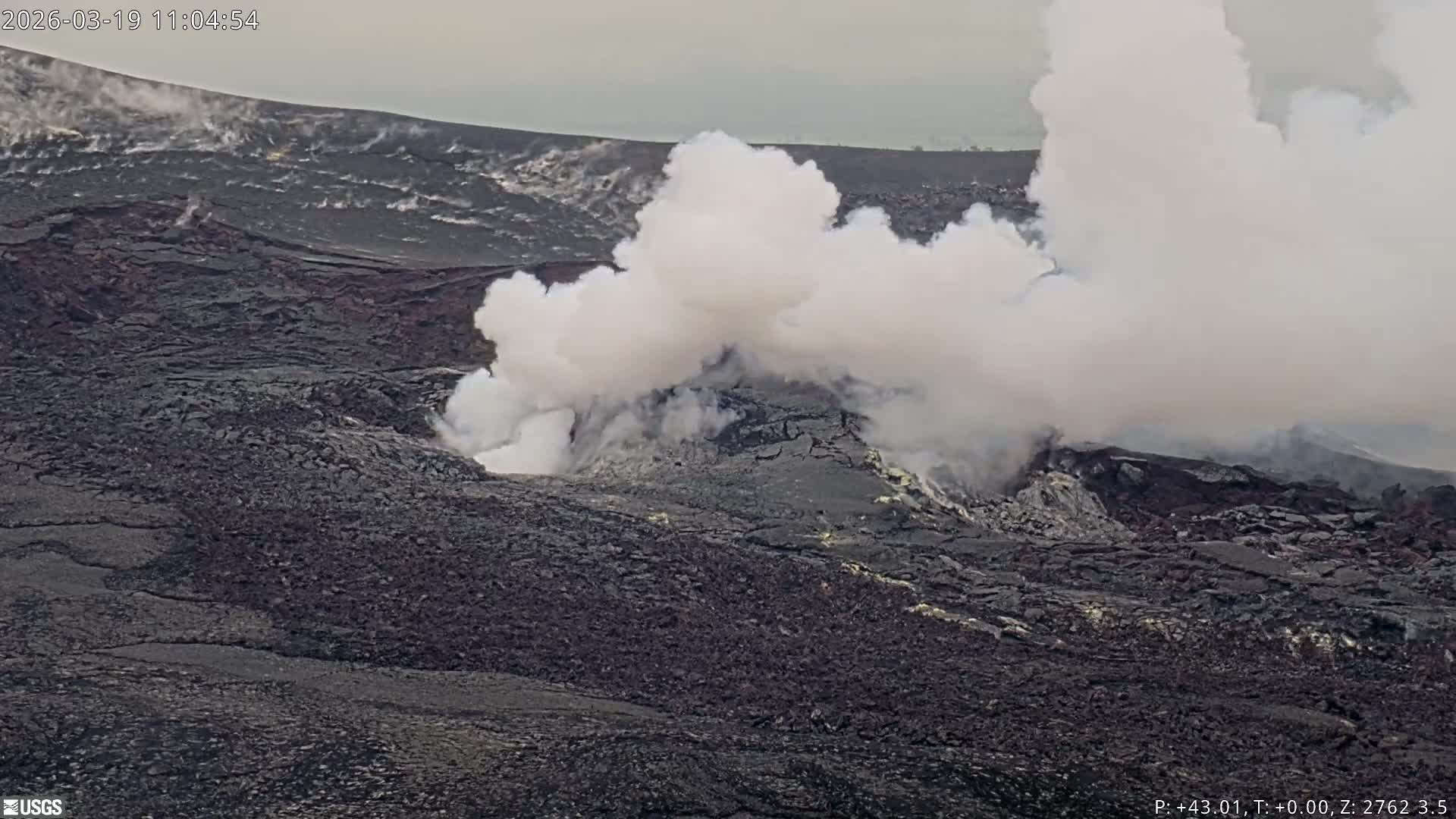 Hawaii , Kilauea Volcano, South Halemaʻumaʻu Crater Live Cam - Volcano, Big Island, Hawaii, USA