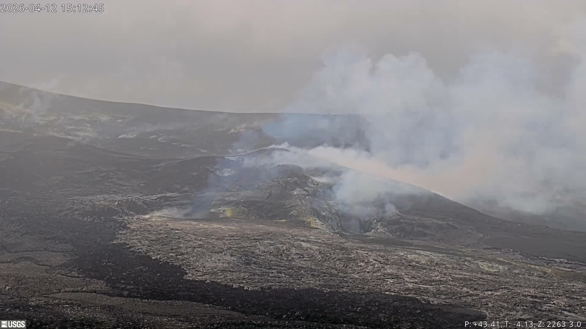 Hawaii , Kilauea Volcano, South Halemaʻumaʻu Crater Live Cam - Volcano, Big Island, Hawaii, USA