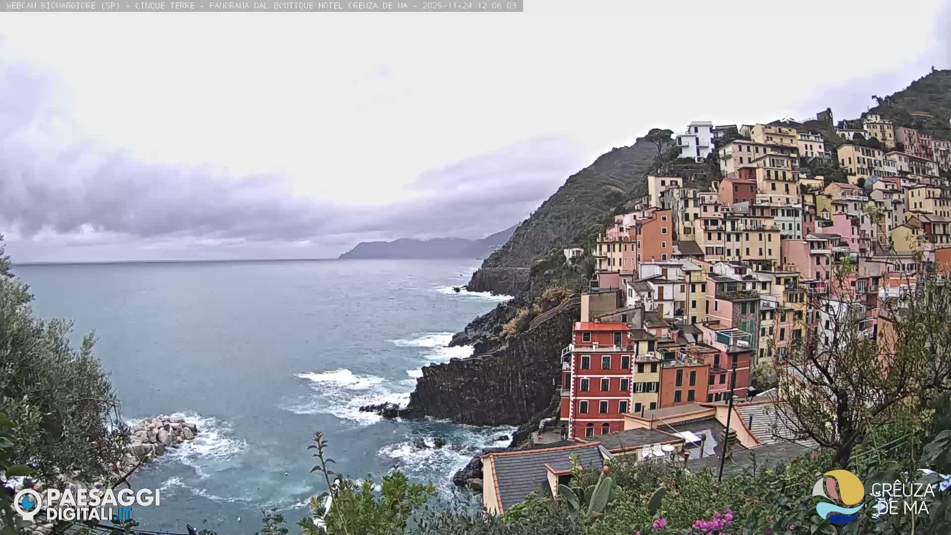 Cinque Terre, Riomaggiore Village Live Cam  - La Spezia, Liguria, Italy
