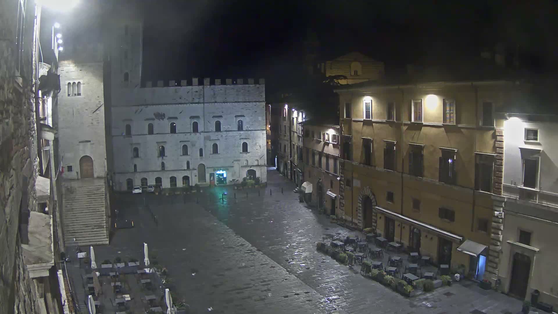 Todi, Piazza del Popolo Square Live Cam - Todi, Perugia, Umbria, Italia