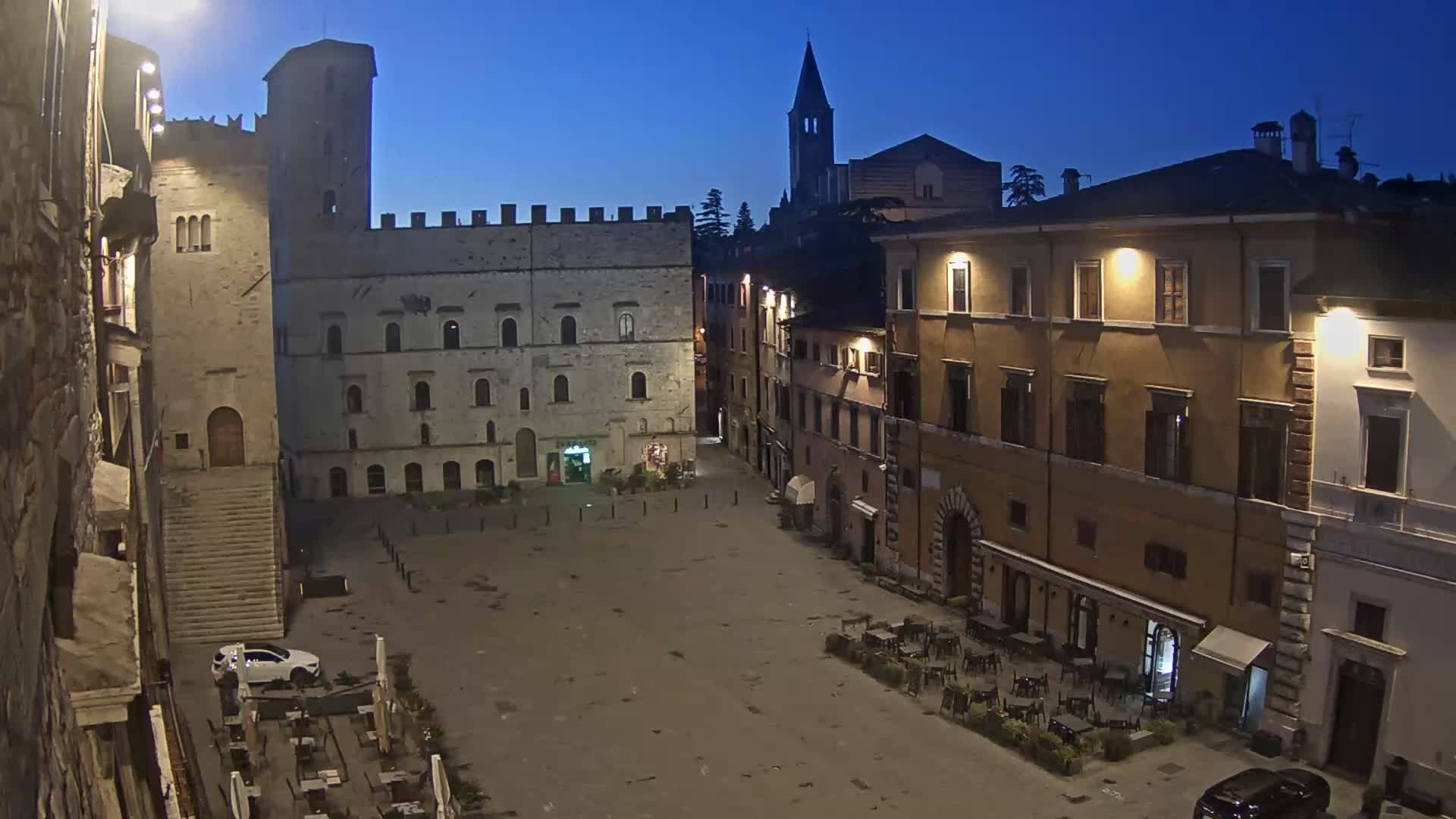 Todi, Piazza del Popolo Square Live Cam - Todi, Perugia, Umbria, Italia