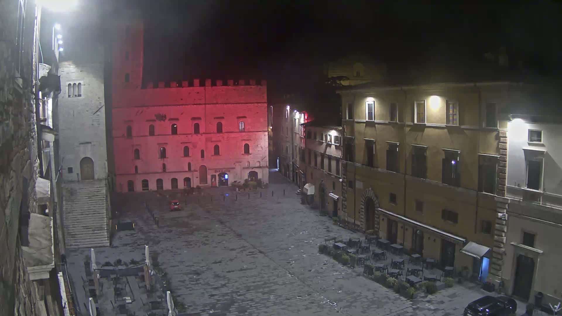 Todi, Piazza del Popolo Square Live Cam - Todi, Perugia, Umbria, Italia