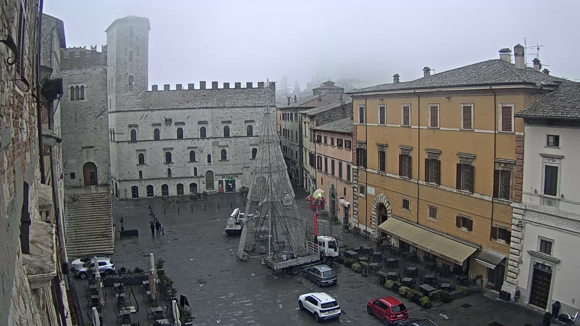 Todi, Piazza del Popolo Square Live Cam - Todi, Perugia, Umbria, Italia