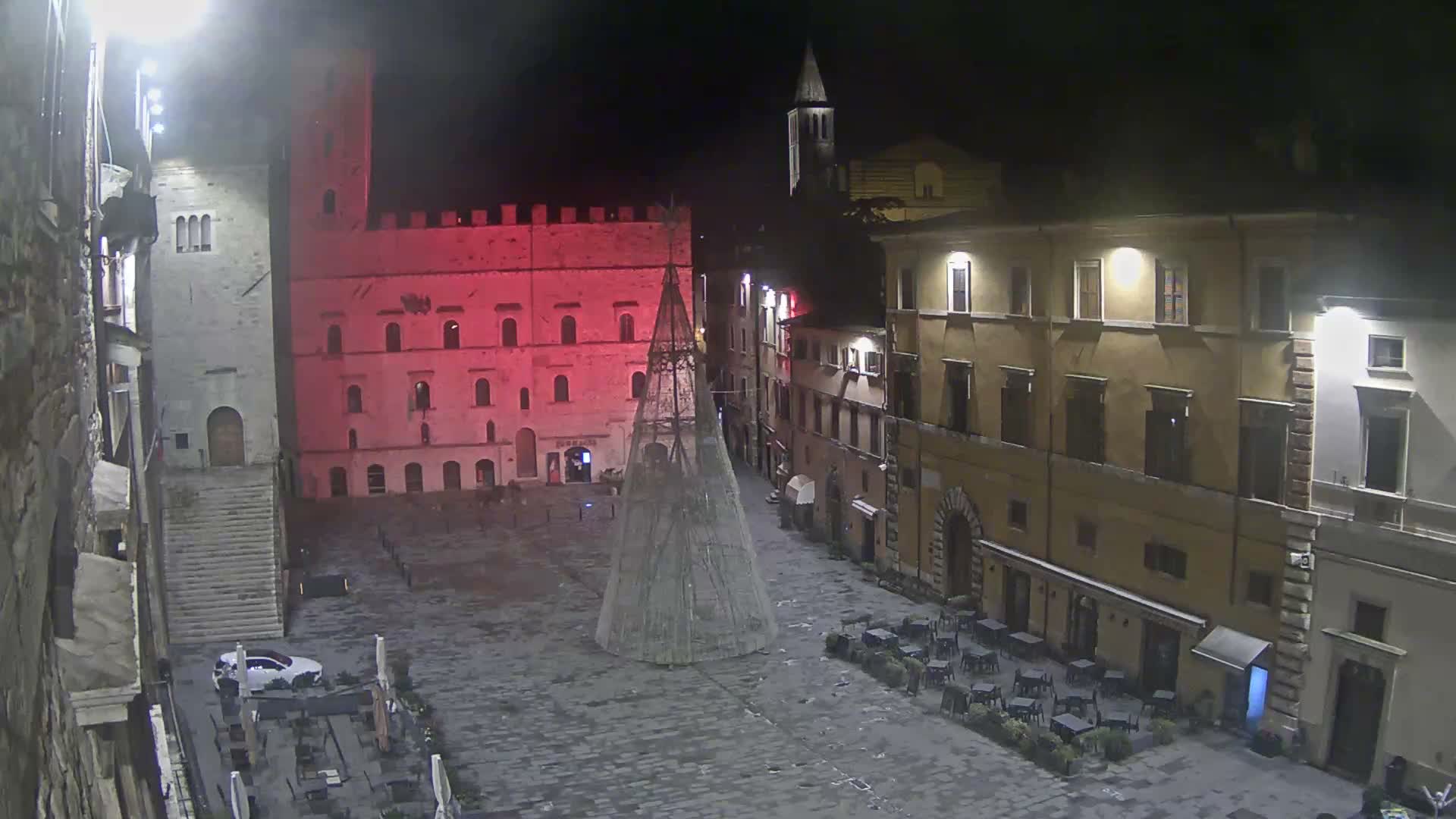 Todi, Piazza del Popolo Square Live Cam - Todi, Perugia, Umbria, Italia