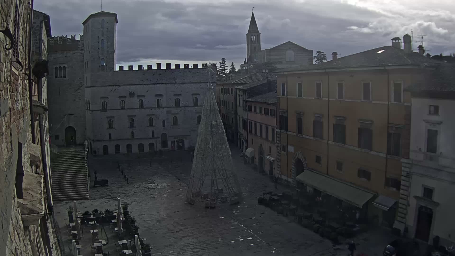 Todi, Piazza del Popolo Square Live Cam - Todi, Perugia, Umbria, Italia