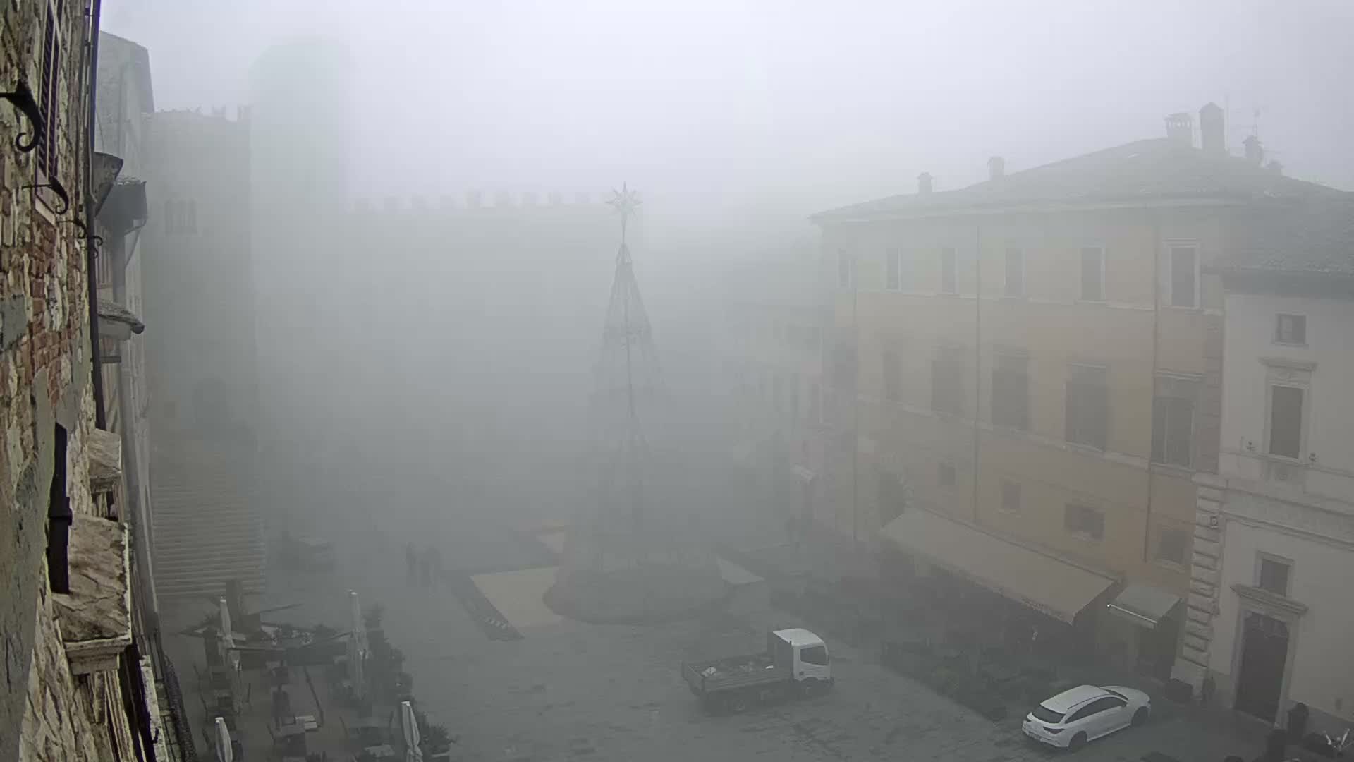 Todi, Piazza del Popolo Square Live Cam - Todi, Perugia, Umbria, Italia