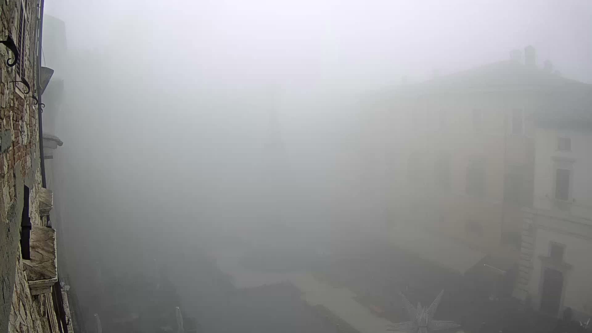 Todi, Piazza del Popolo Square Live Cam - Todi, Perugia, Umbria, Italia