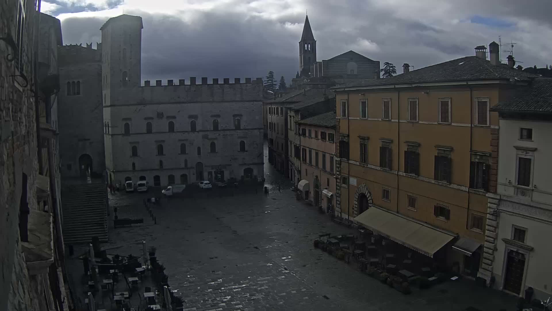 Todi, Piazza del Popolo Square Live Cam - Todi, Perugia, Umbria, Italia
