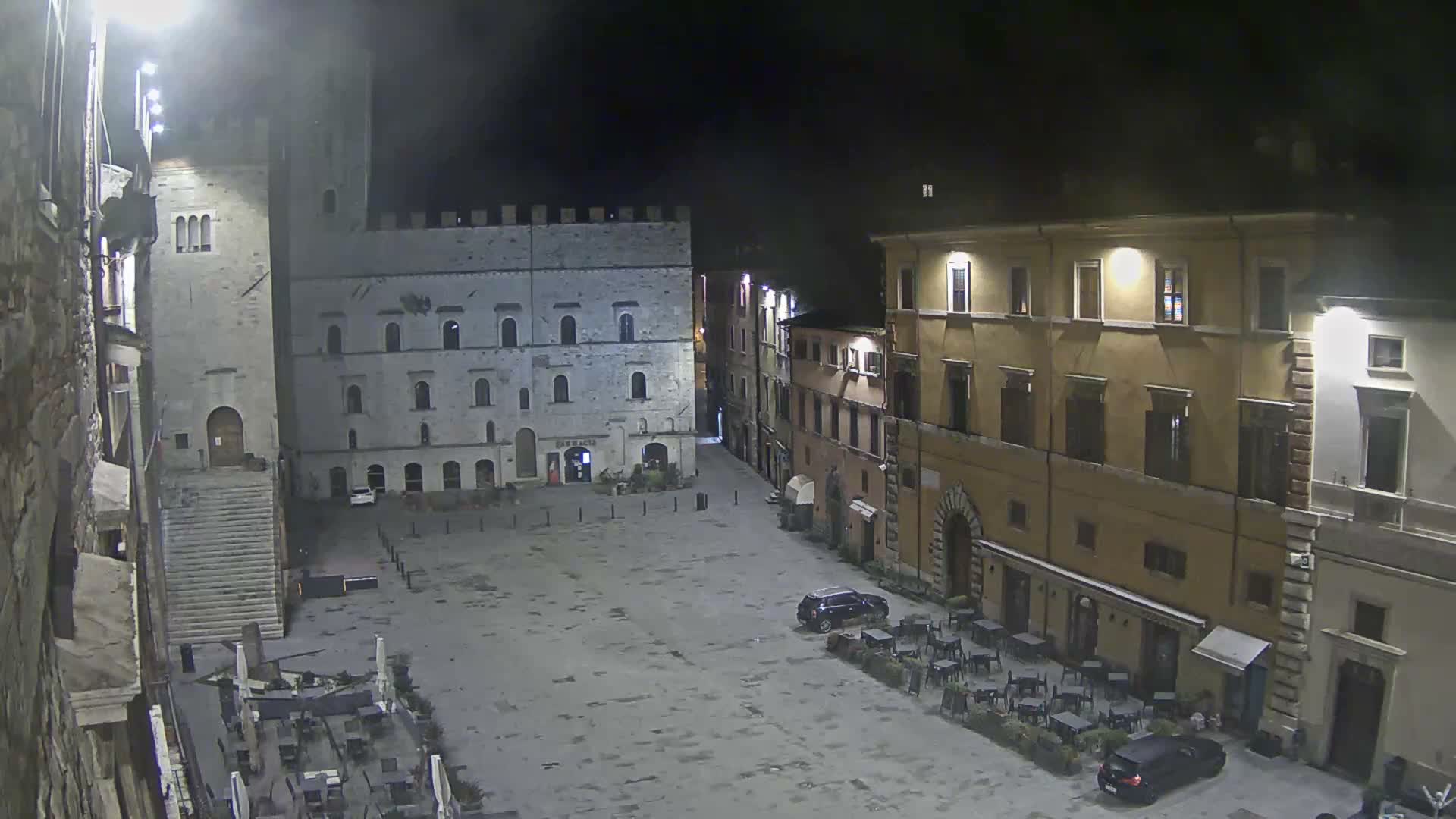 Todi, Piazza del Popolo Square Live Cam - Todi, Perugia, Umbria, Italia