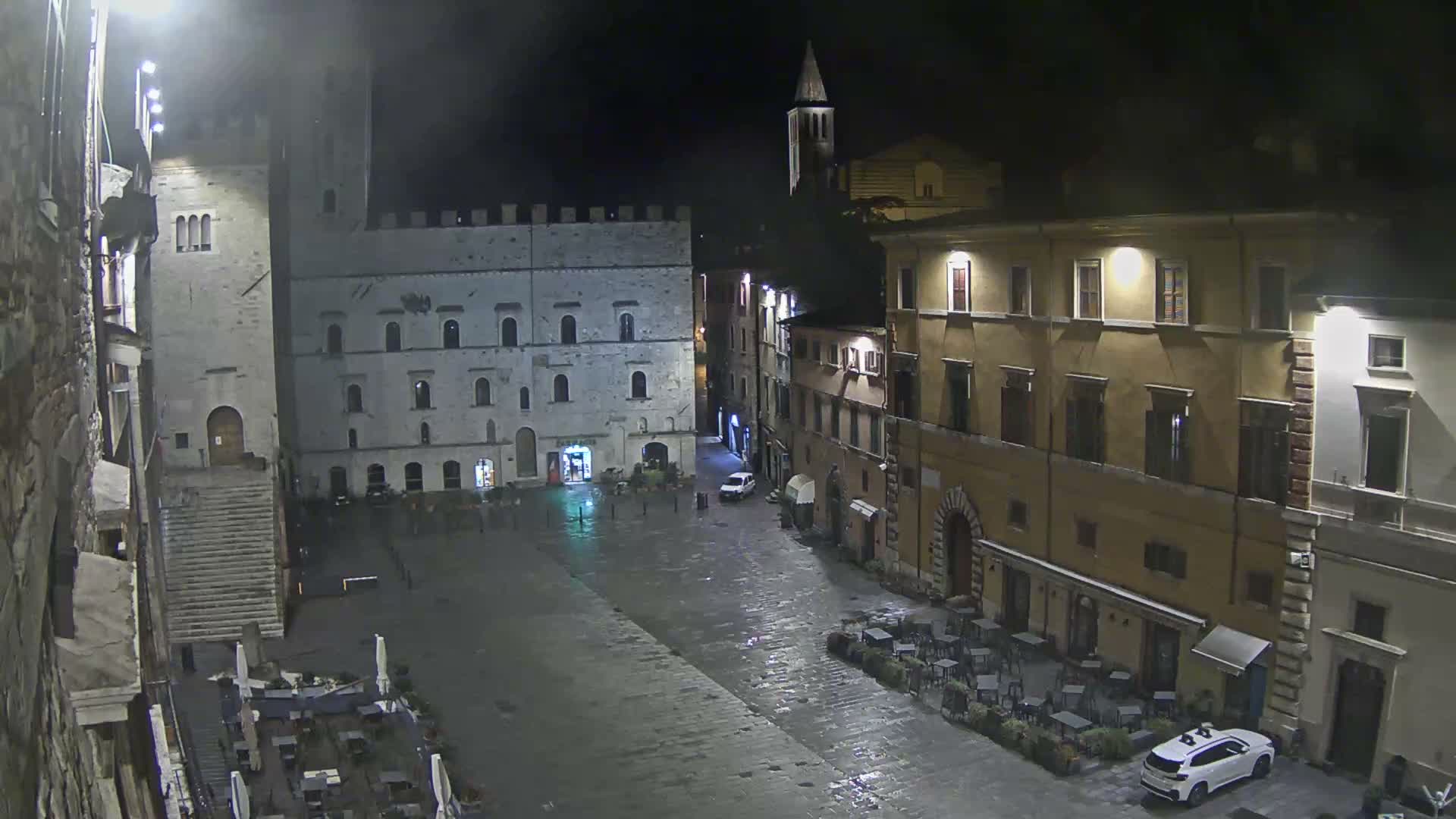 Todi, Piazza del Popolo Square Live Cam - Todi, Perugia, Umbria, Italia
