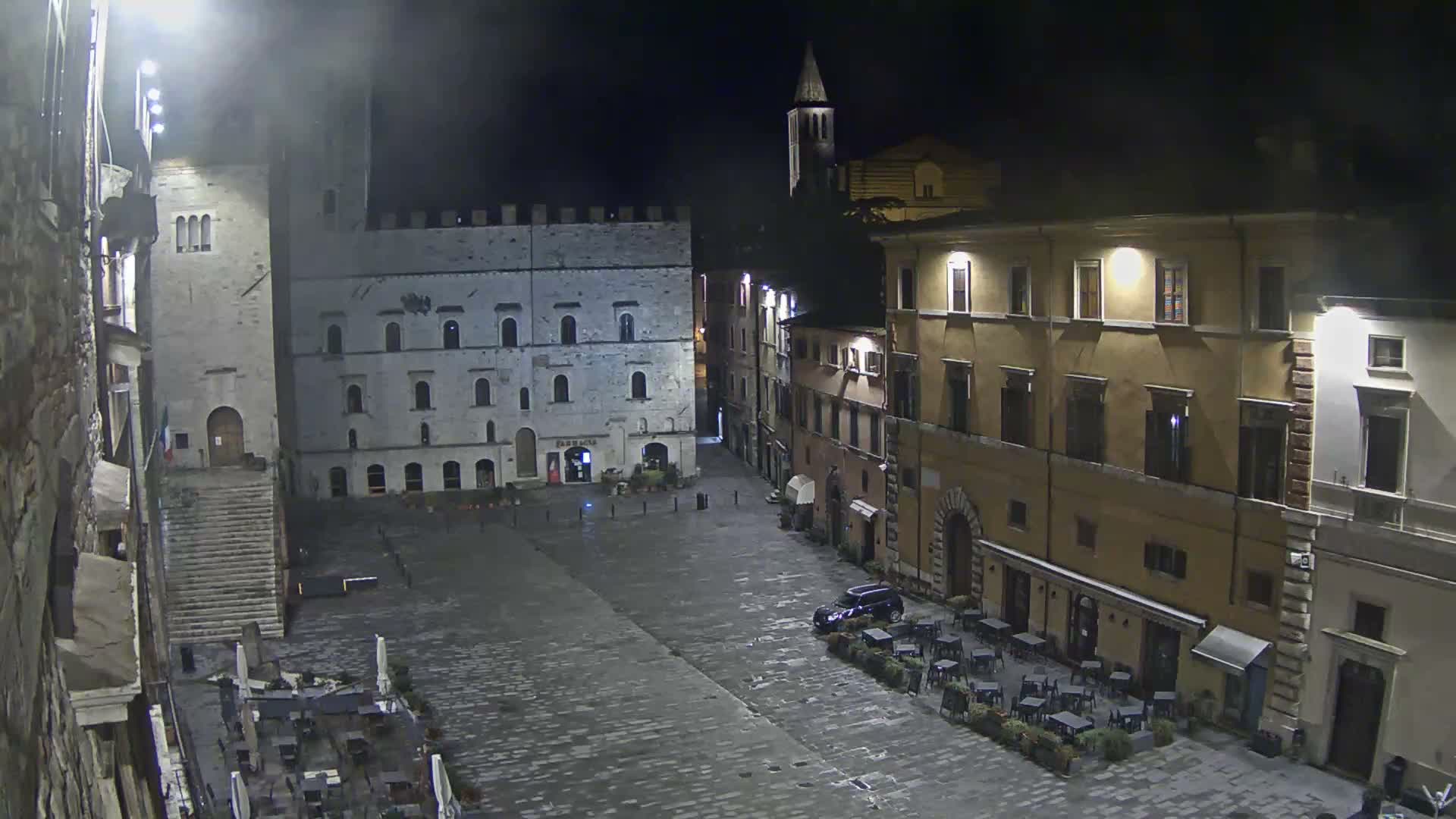 Todi, Piazza del Popolo Square Live Cam - Todi, Perugia, Umbria, Italia