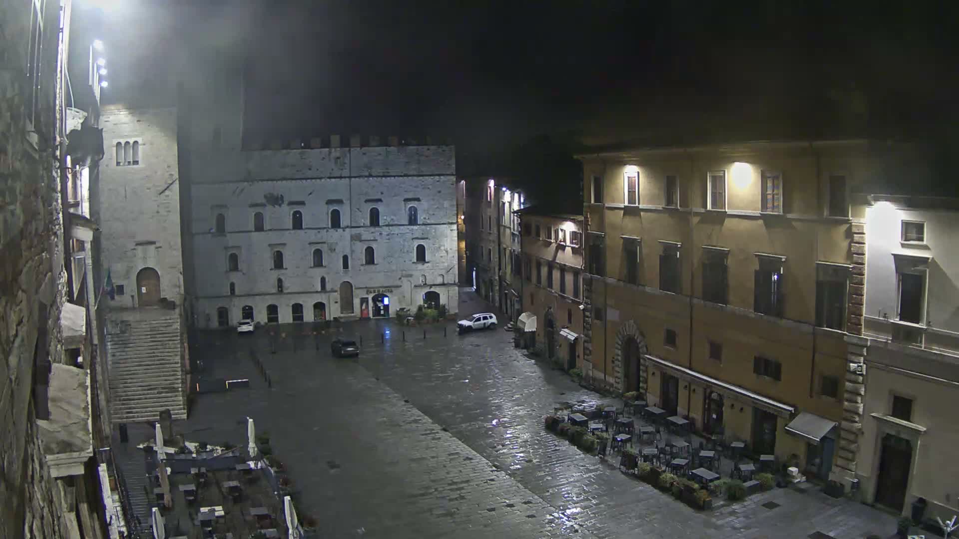 Todi, Piazza del Popolo Square Live Cam - Todi, Perugia, Umbria, Italia