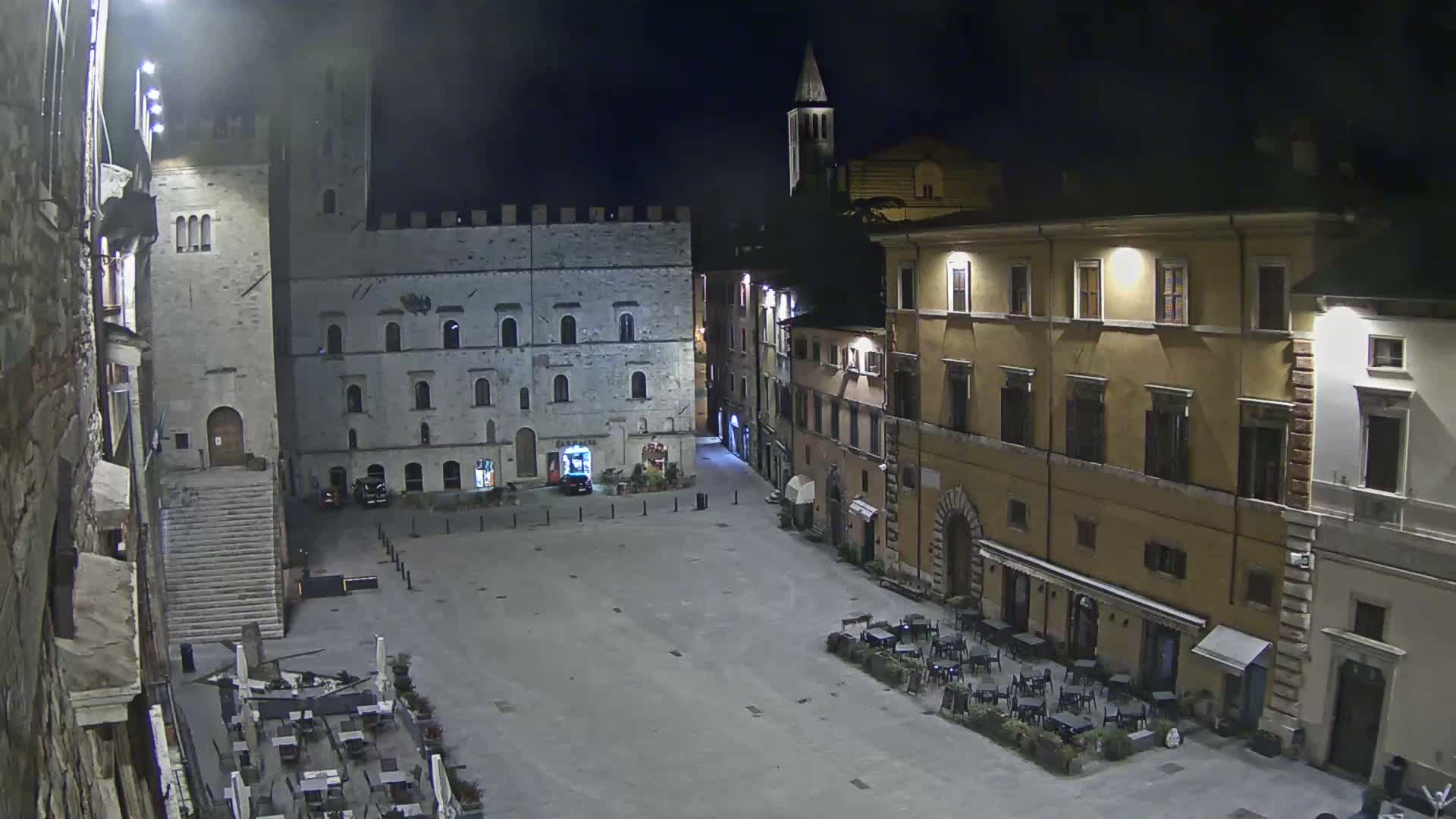 Todi, Piazza del Popolo Square Live Cam - Todi, Perugia, Umbria, Italia