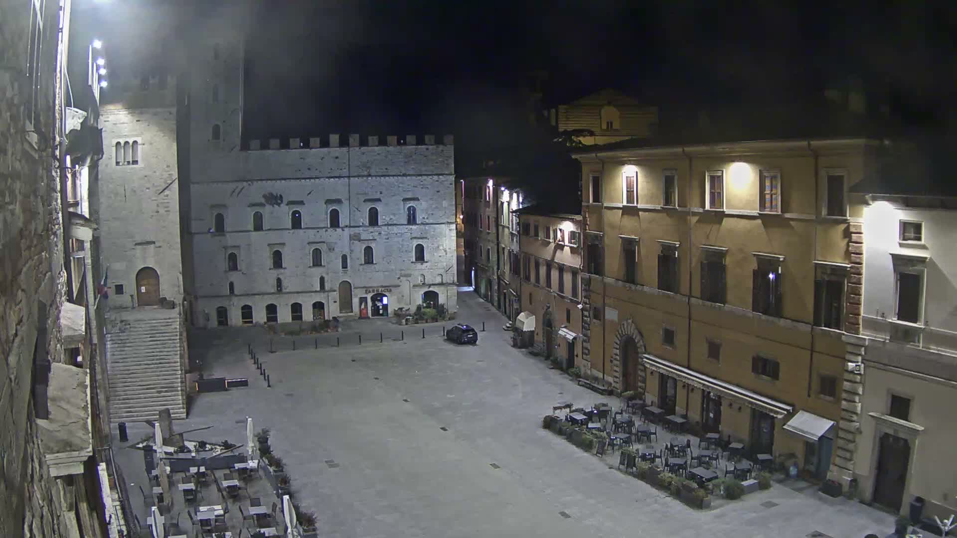 Todi, Piazza del Popolo Square Live Cam - Todi, Perugia, Umbria, Italia