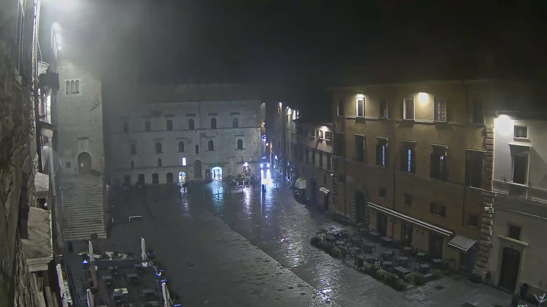 Todi, Piazza del Popolo Square Live Cam - Todi, Perugia, Umbria, Italia