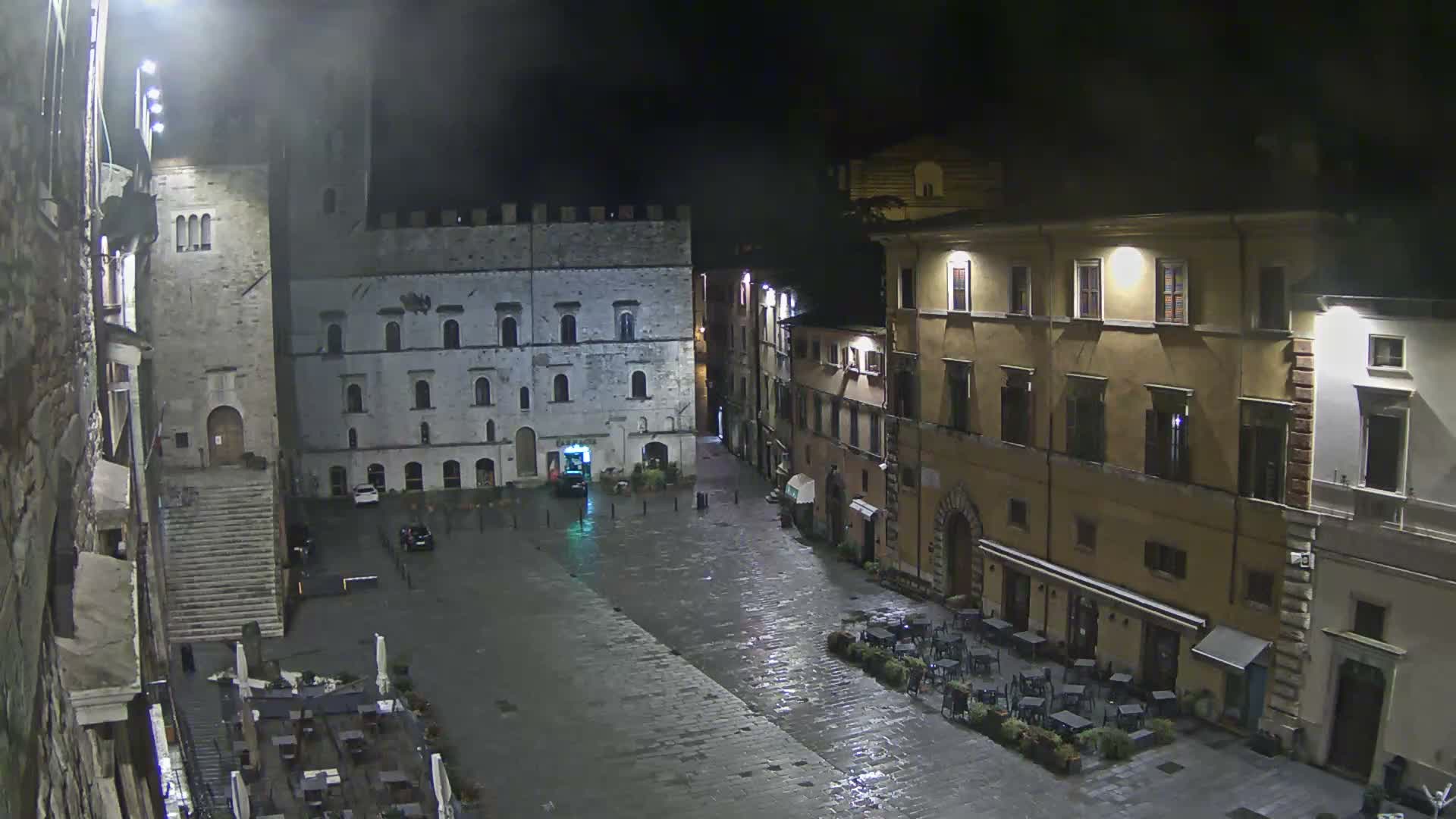 Todi, Piazza del Popolo Square Live Cam - Todi, Perugia, Umbria, Italia