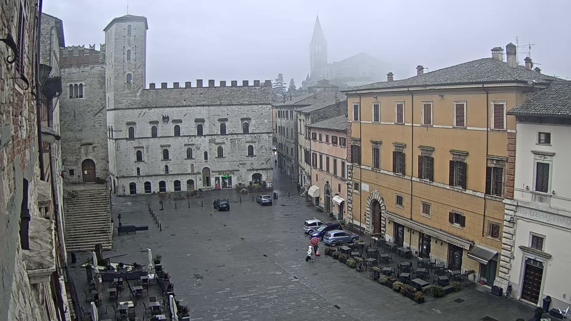 Todi, Piazza del Popolo Square Live Cam - Todi, Perugia, Umbria, Italia
