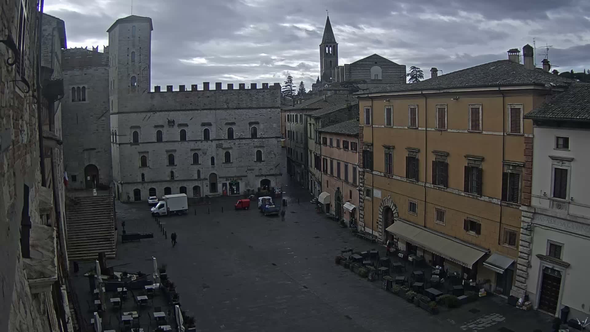 Todi, Piazza del Popolo Square Live Cam - Todi, Perugia, Umbria, Italia
