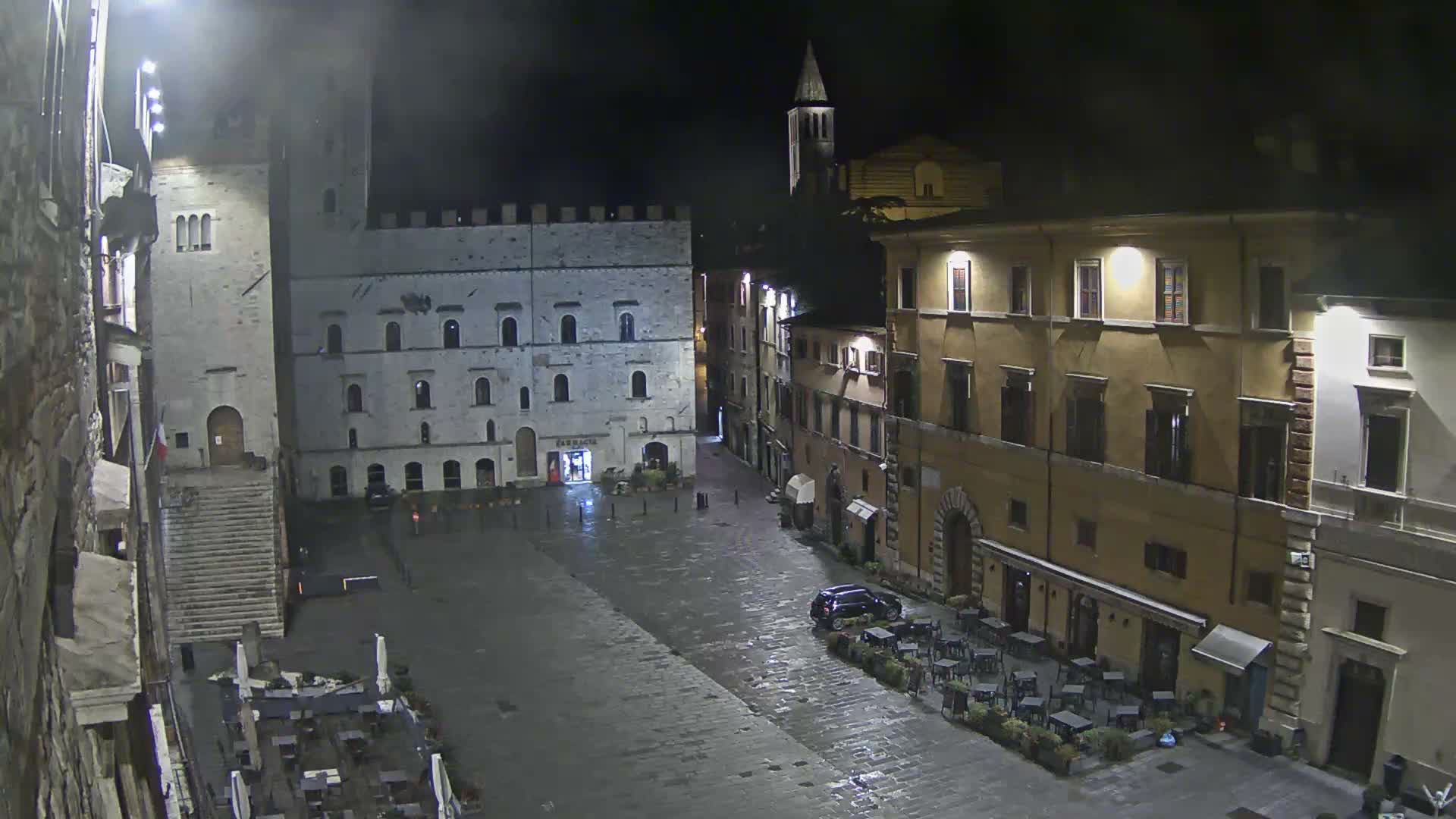 Todi, Piazza del Popolo Square Live Cam - Todi, Perugia, Umbria, Italia