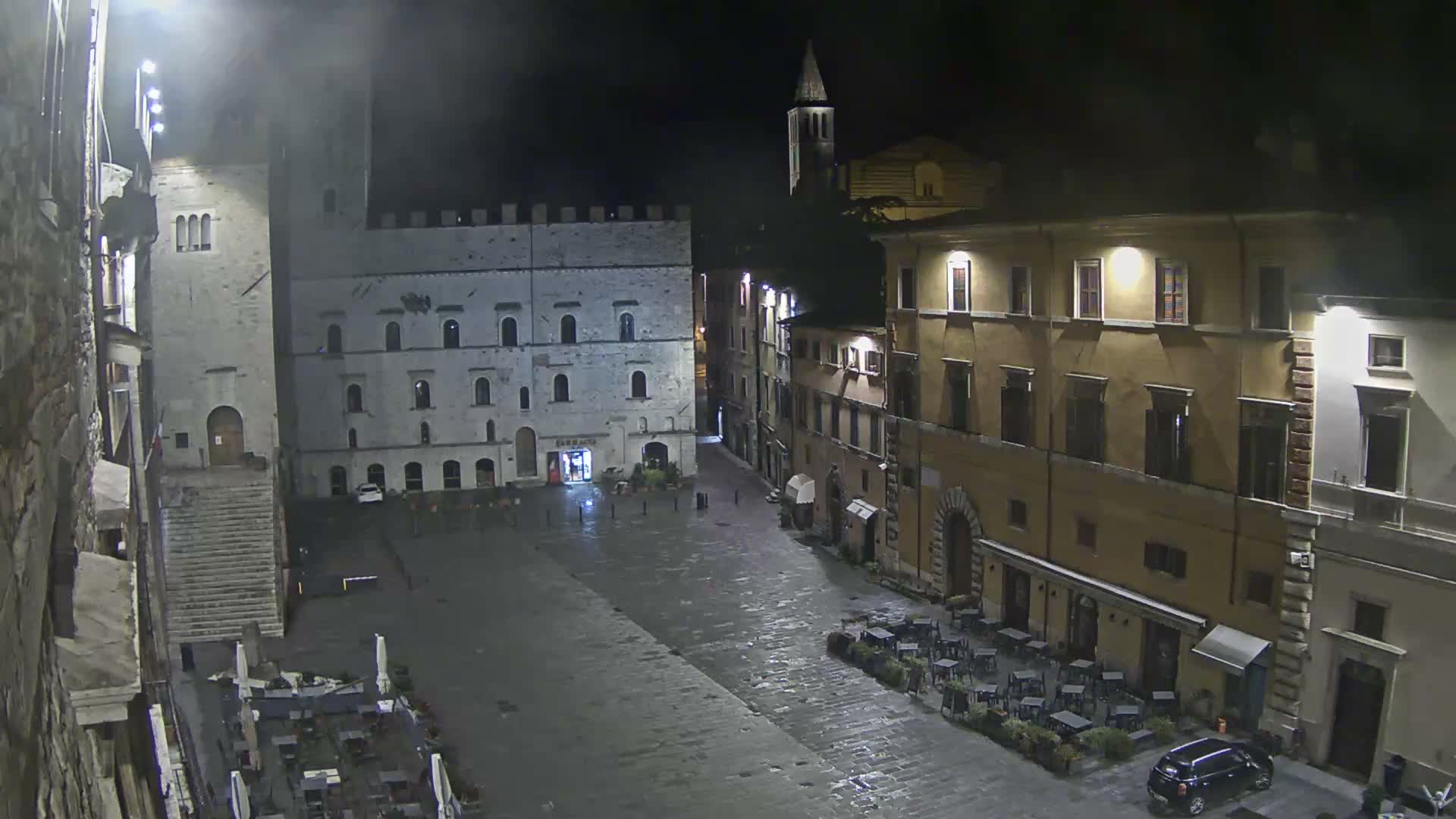 Todi, Piazza del Popolo Square Live Cam - Todi, Perugia, Umbria, Italia