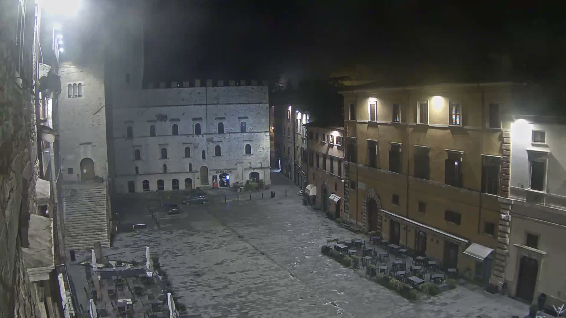 Todi, Piazza del Popolo Square Live Cam - Todi, Perugia, Umbria, Italia