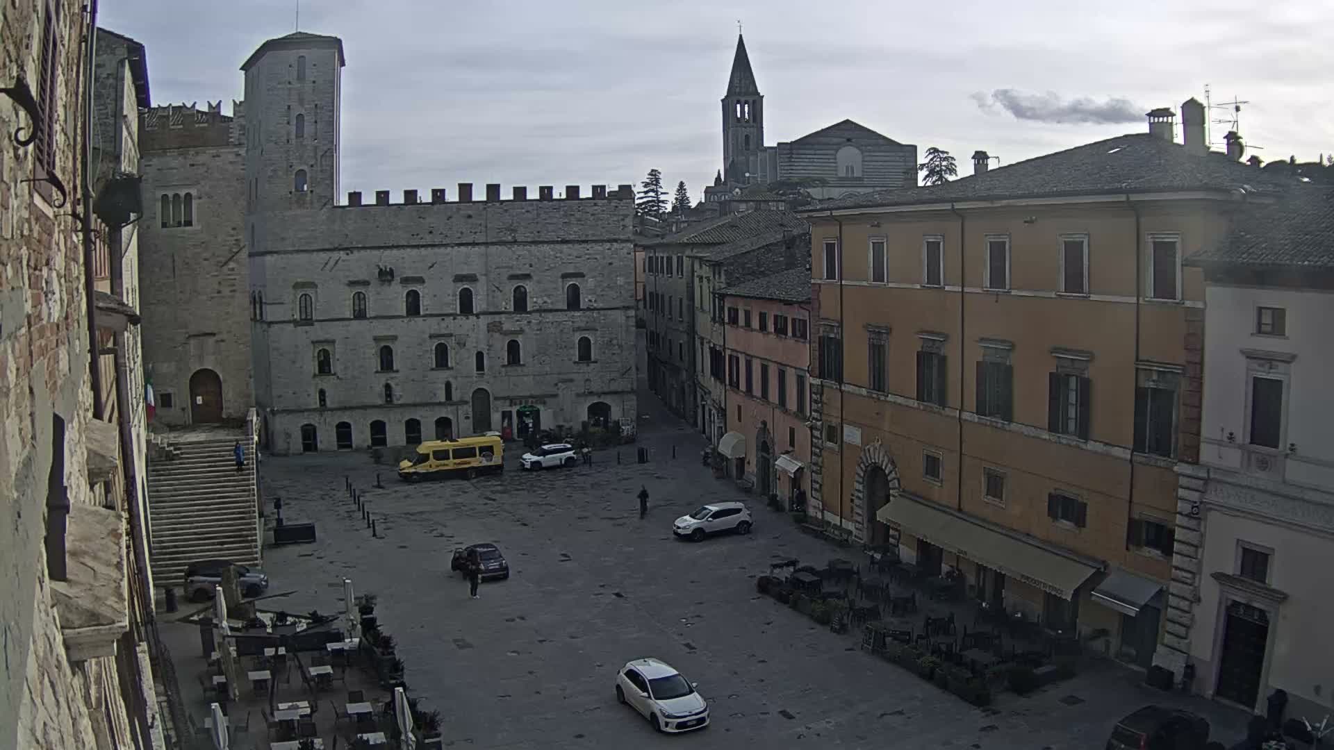 Todi, Piazza del Popolo Square Live Cam - Todi, Perugia, Umbria, Italia