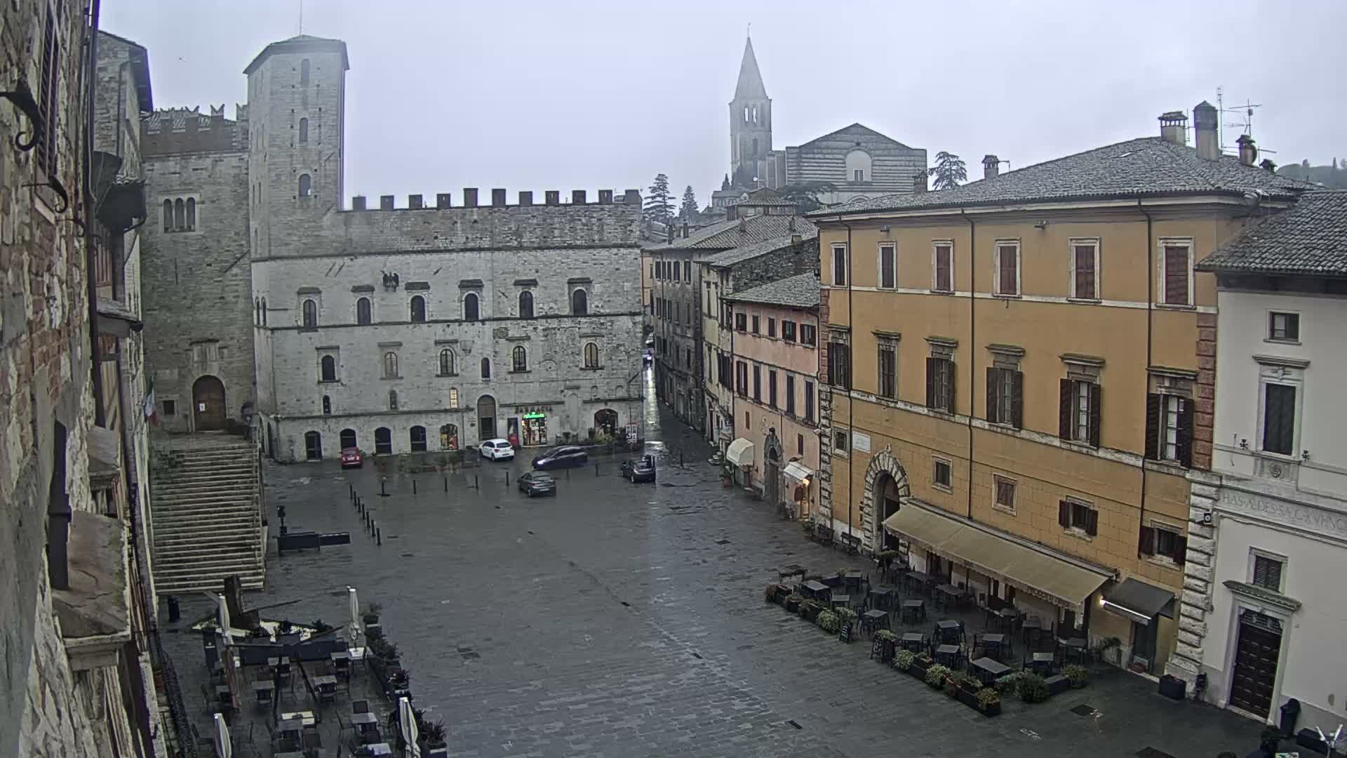 Todi, Piazza del Popolo Square Live Cam - Todi, Perugia, Umbria, Italia